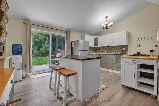 674 Hayball St, Woodstock 5