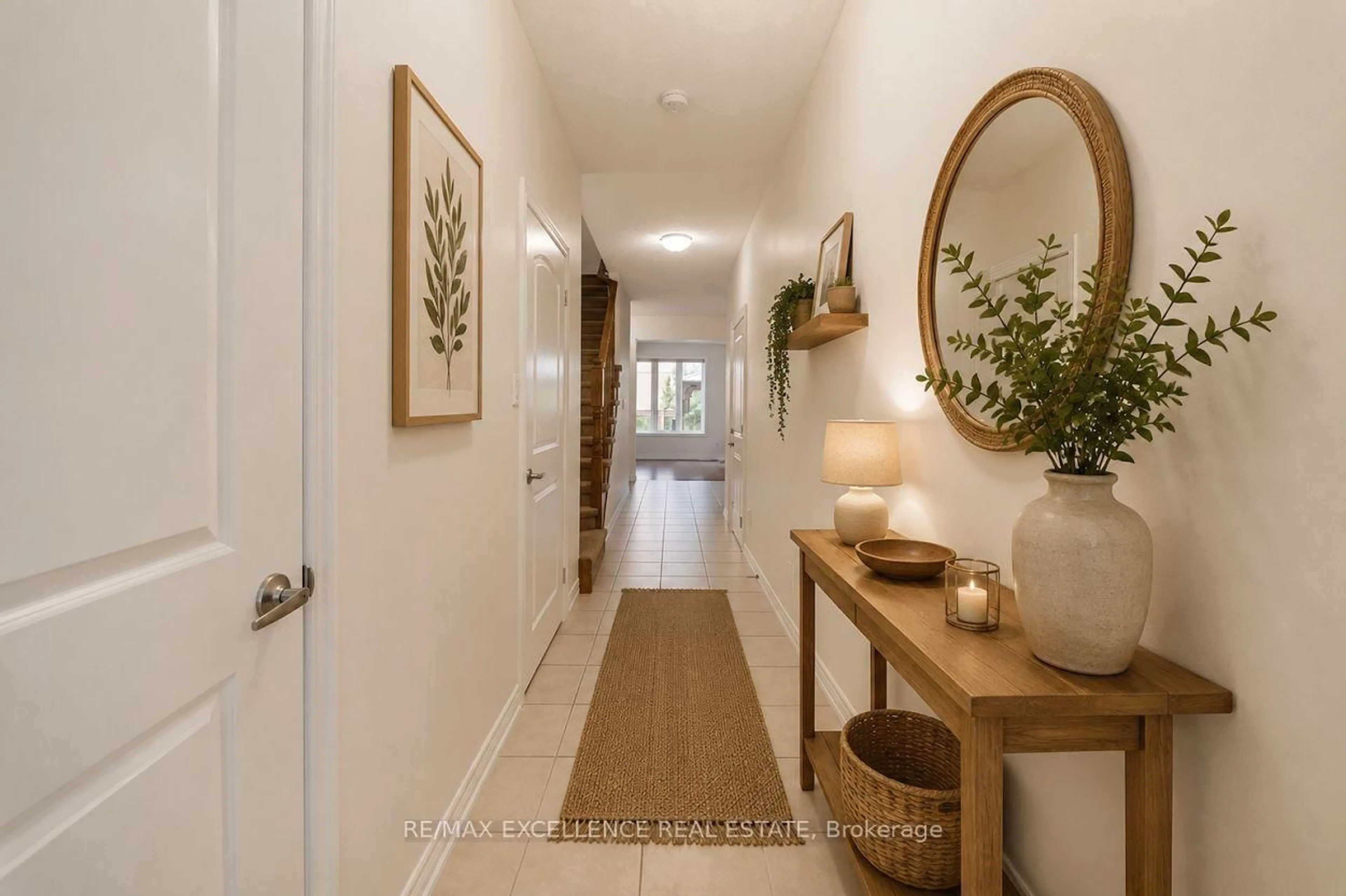 Indoor entryway for 380 Lake St #39, Grimsby Ontario L3M 0E8