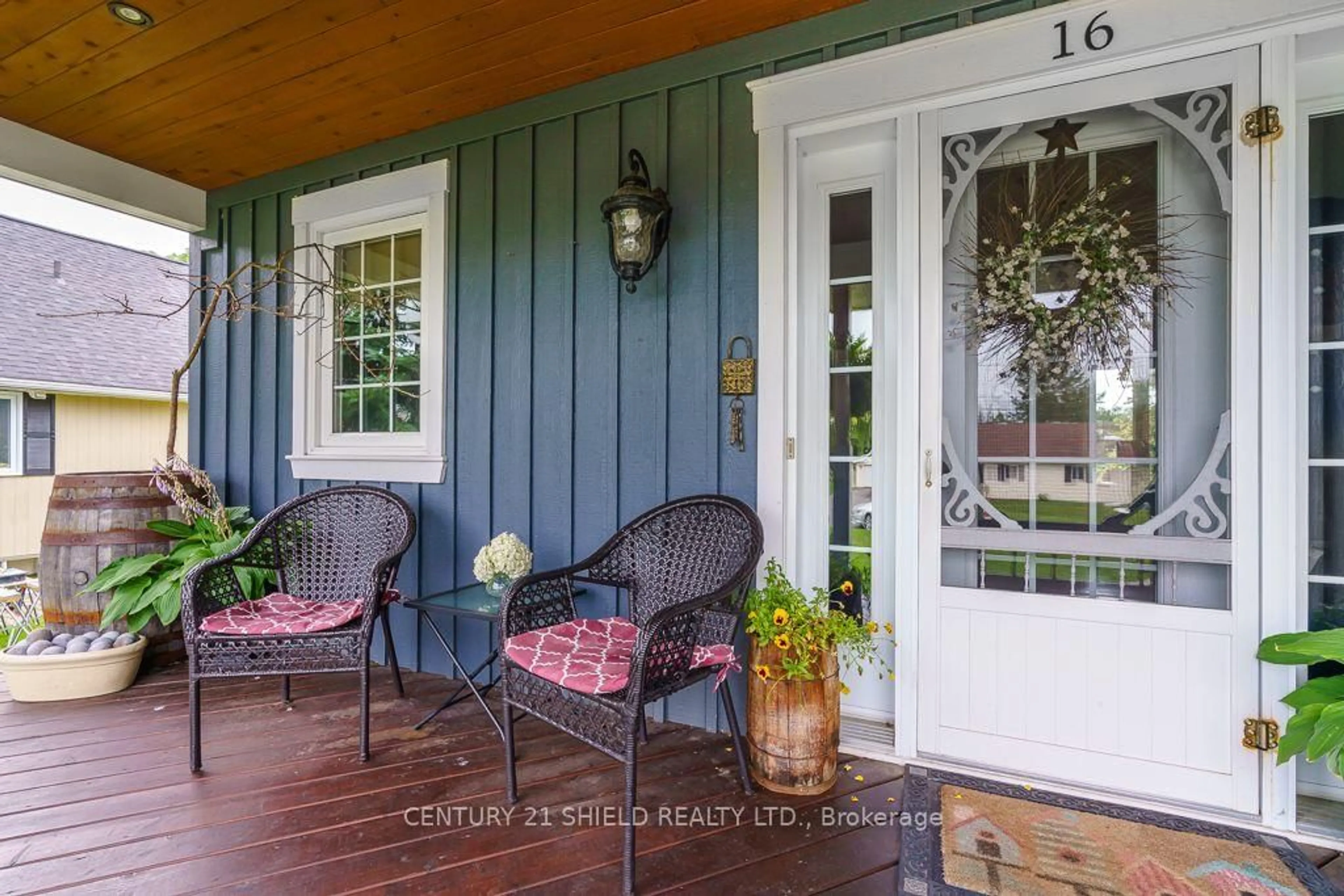 Indoor entryway for 16 Fraser St, South Stormont Ontario K0C 2A0