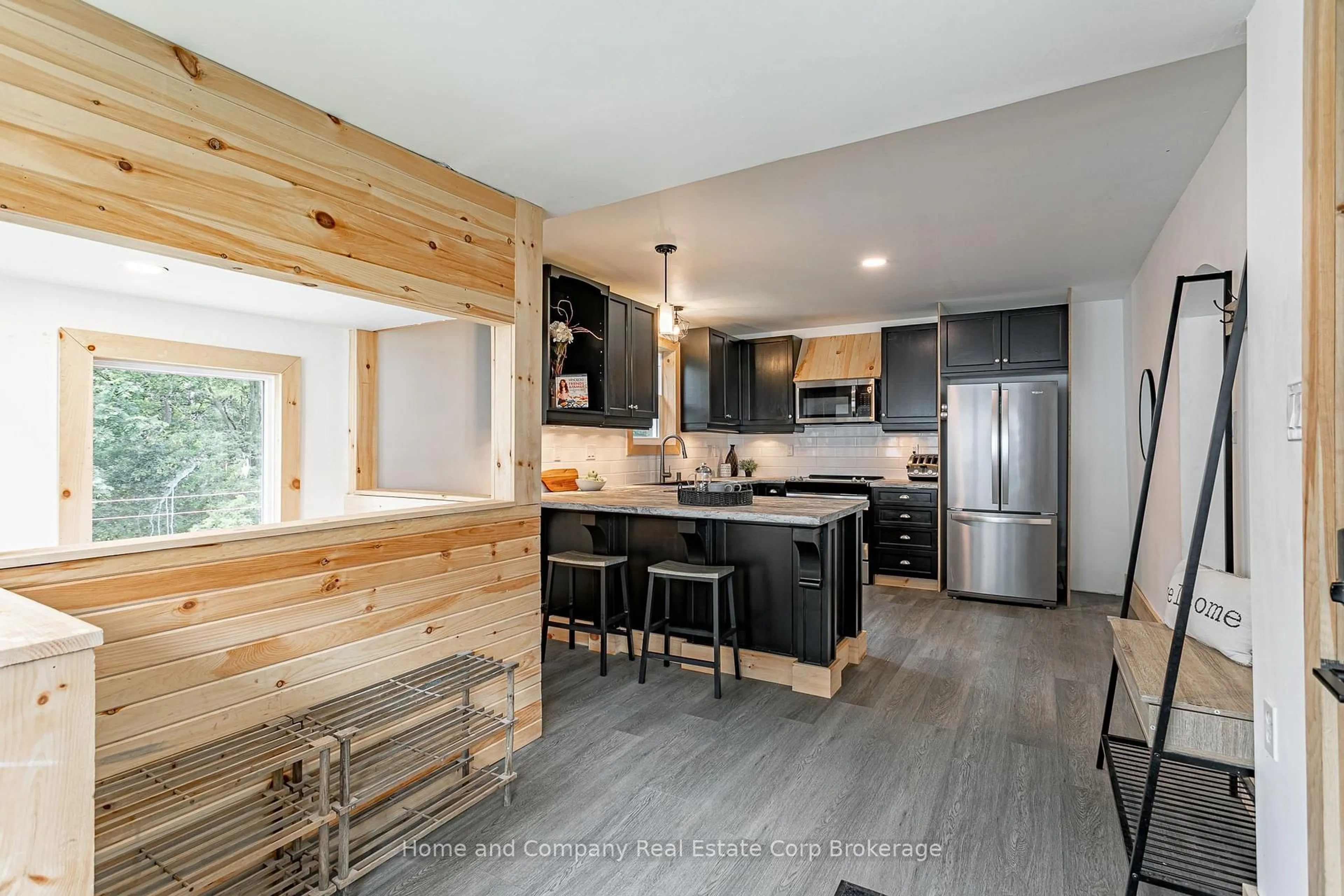 Open concept kitchen, unknown for 201 John St, Ingersoll Ontario N5C 3G1