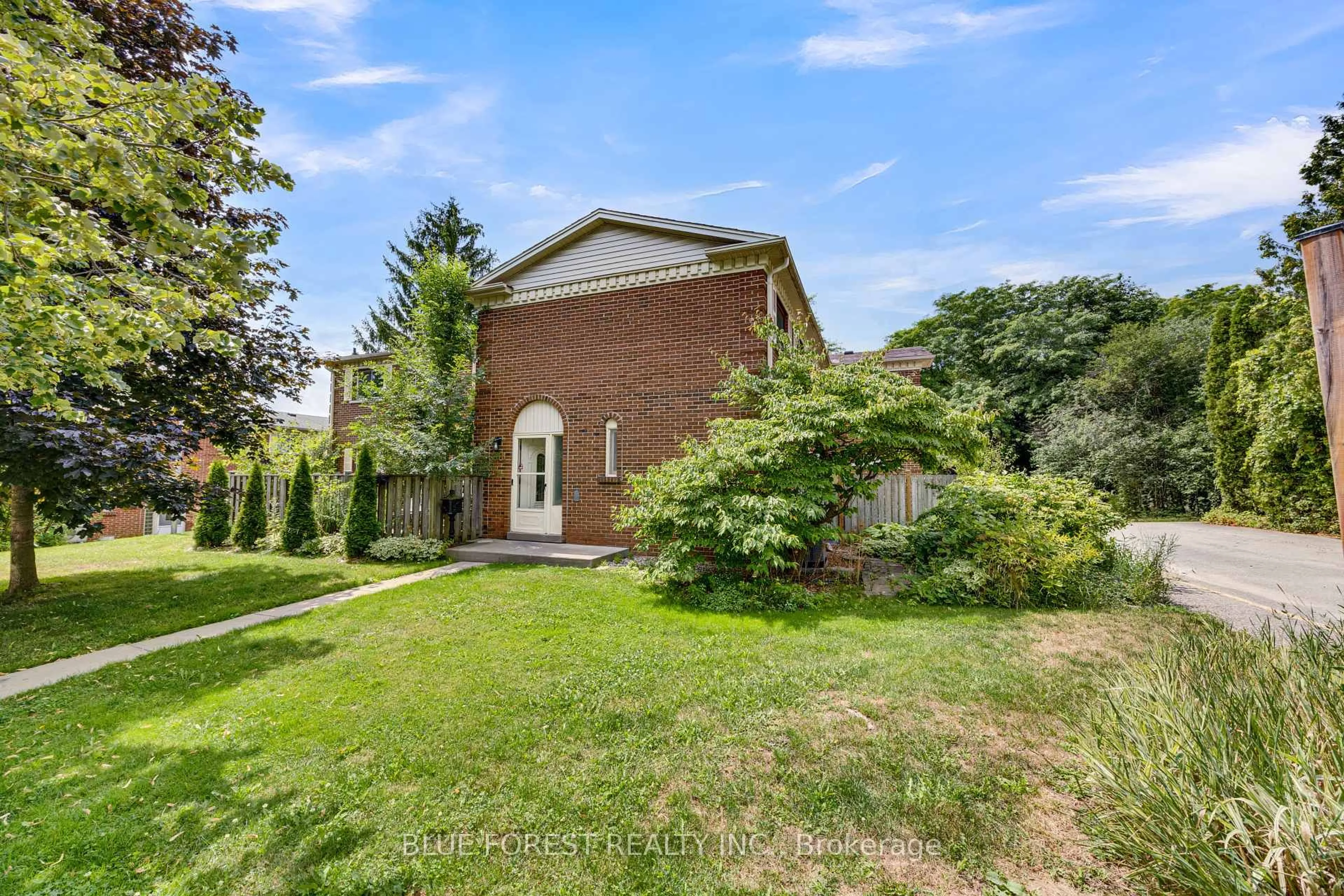 Home with brick exterior material, unknown for 408 Homestead Crt #28, London North Ontario N6G 2E9