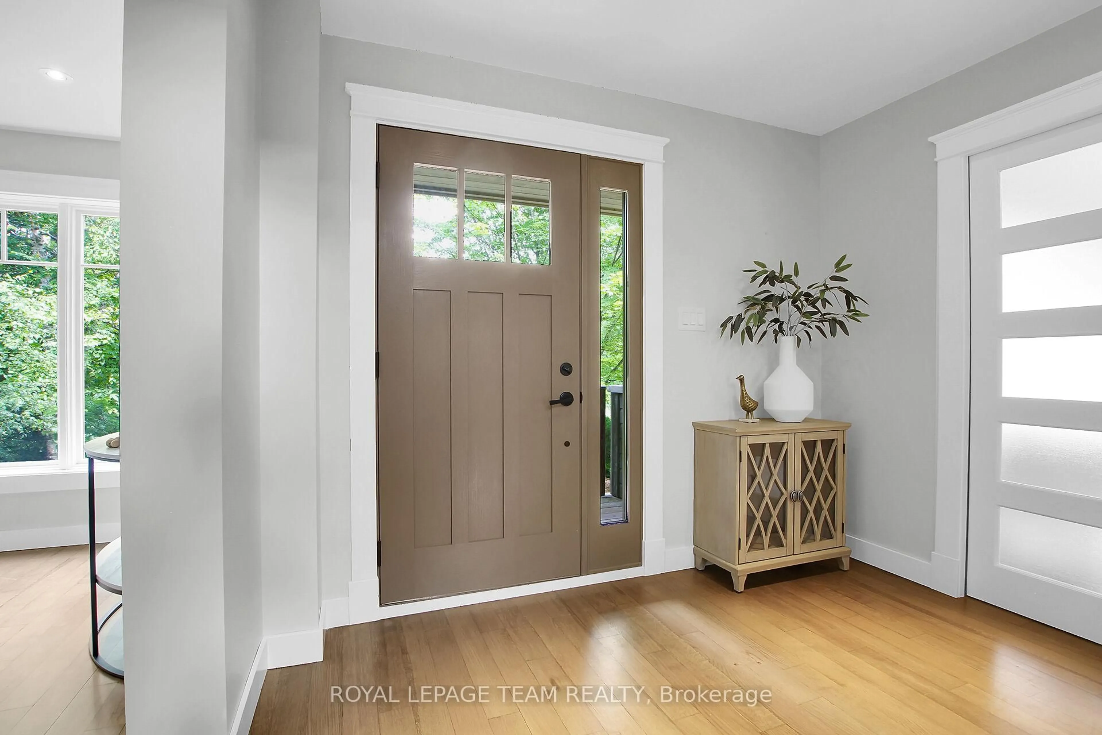 Indoor entryway for 1724 Century Rd, Kars Ontario K0A 2E0