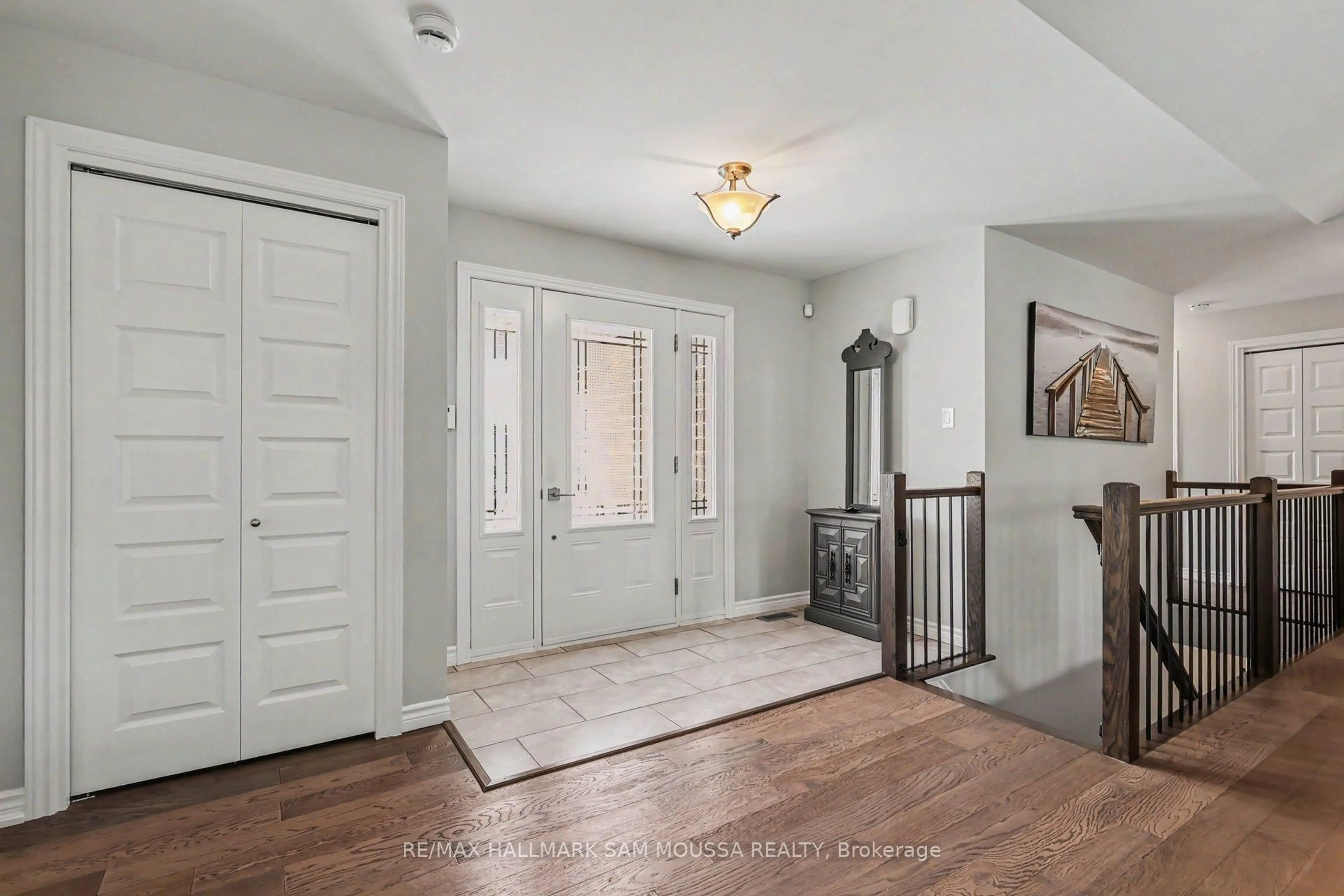 Indoor entryway for 105 Danika St, Clarence-Rockland Ontario K0A 2A0