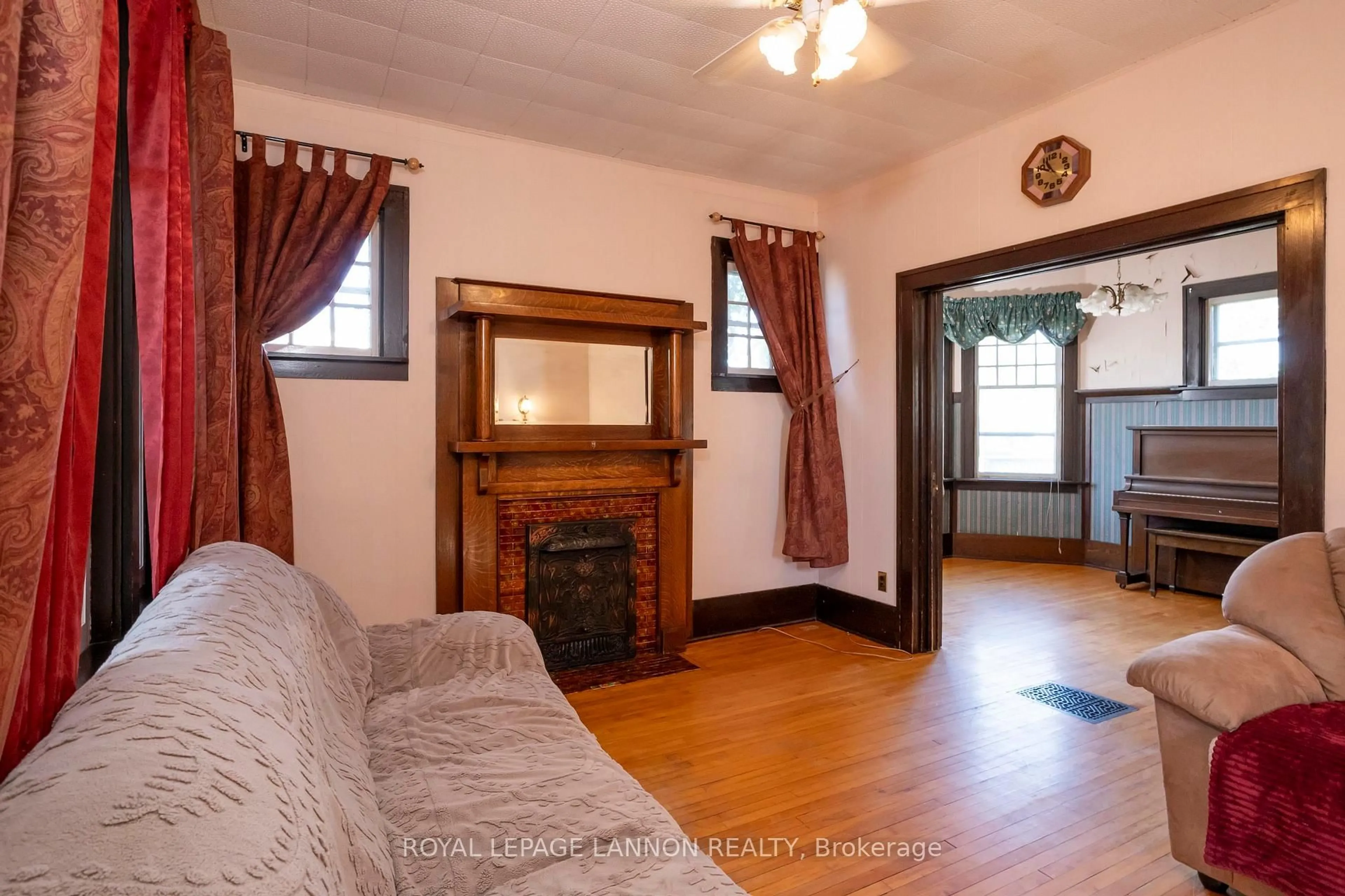 Living room with furniture, unknown for 42 Gordon Ave, Thunder Bay Ontario P7E 4T2