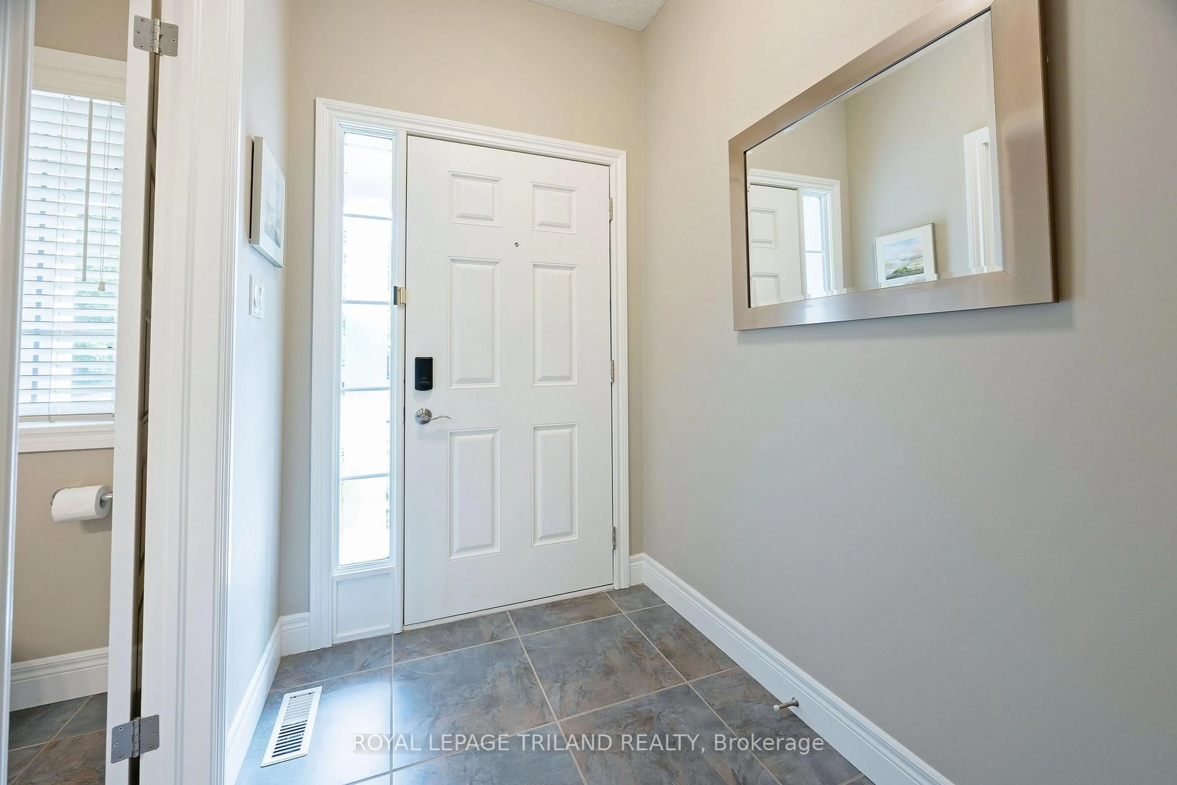 Indoor entryway for 49 Orchard St, London South Ontario N6J 2R4