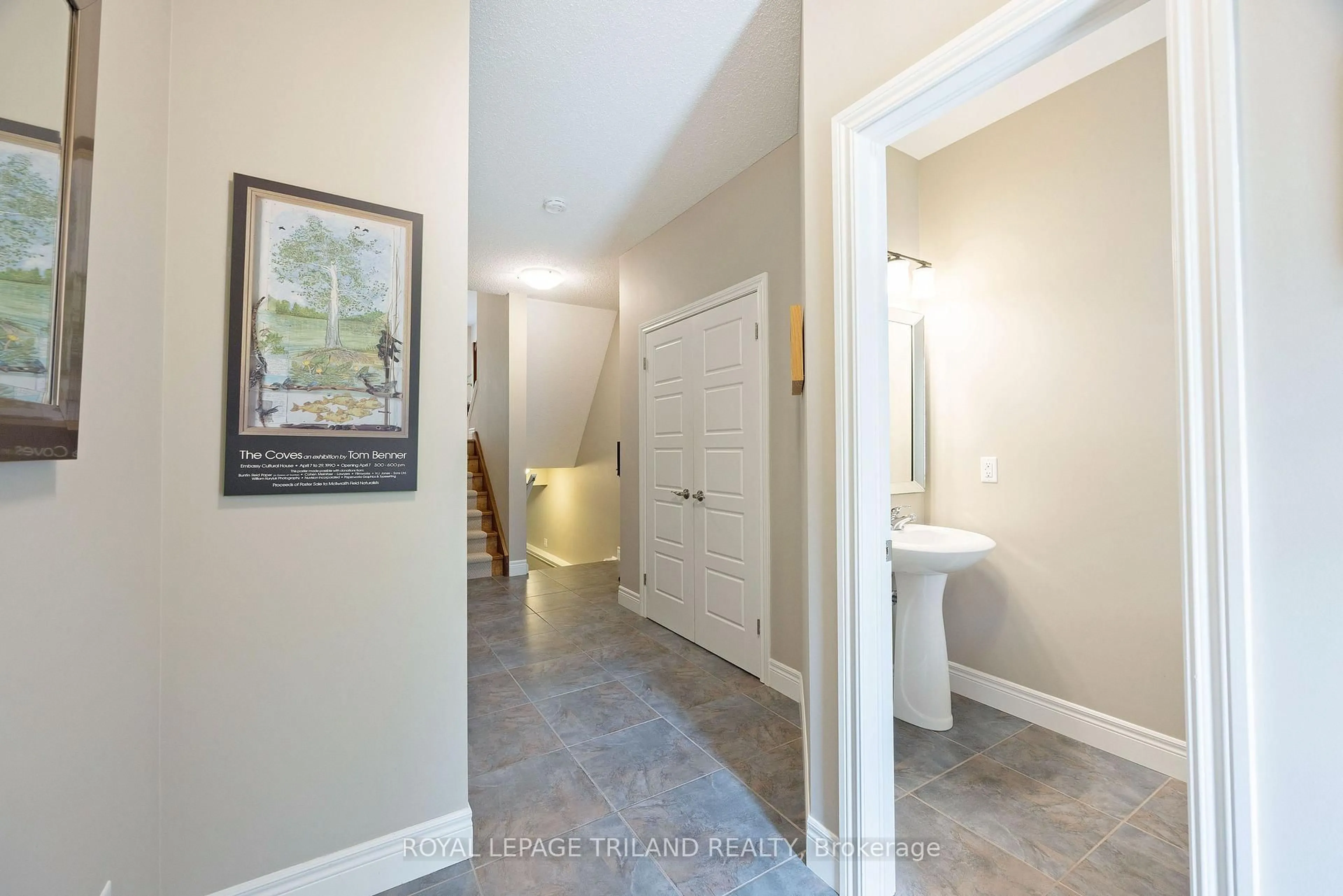 Indoor entryway for 49 Orchard St, London South Ontario N6J 2R4