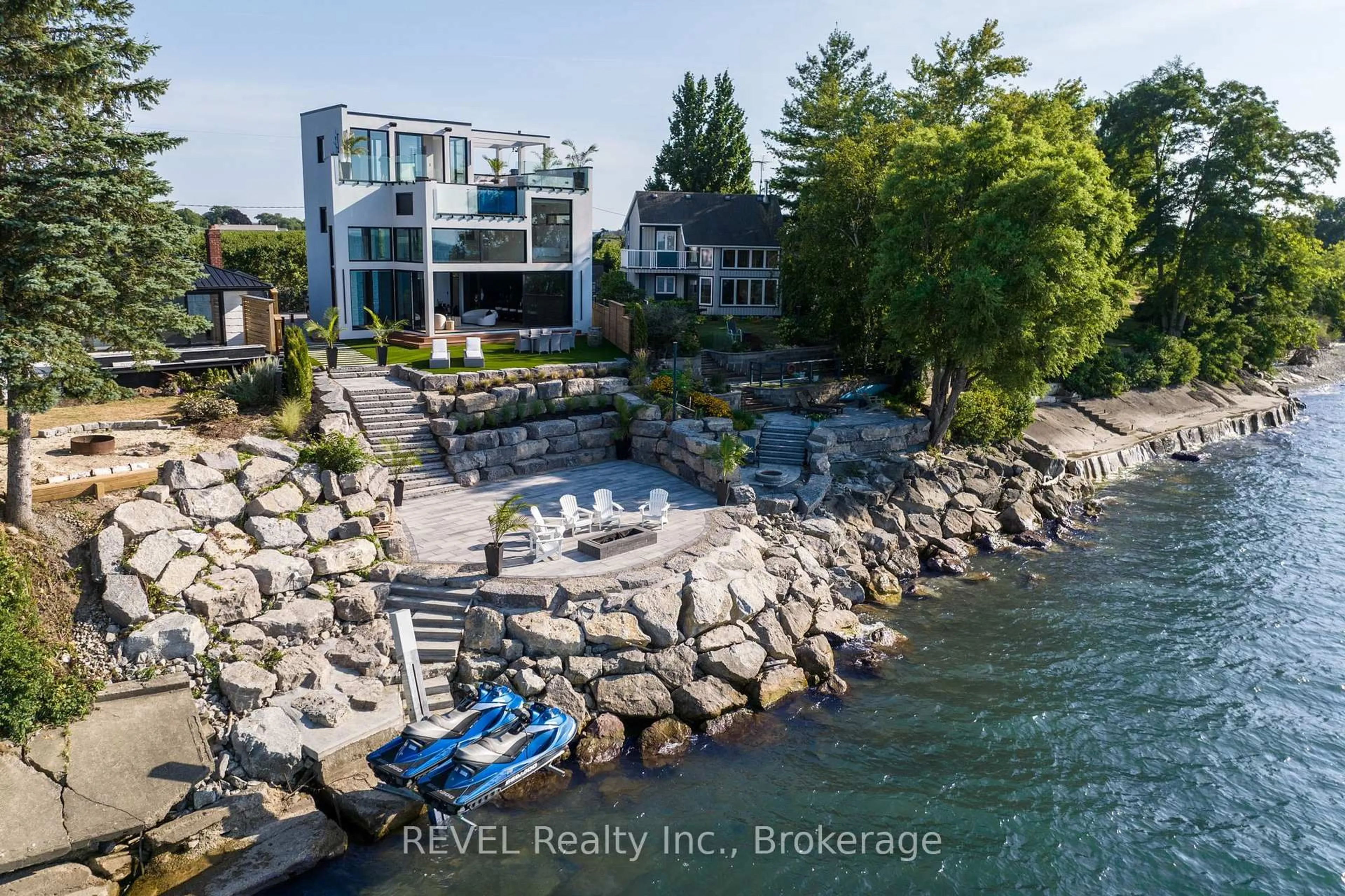 A pic from outside/outdoor area/front of a property/back of a property/a pic from drone, water/lake/river/ocean view for 6 Firelane 11a St, Niagara-on-the-Lake Ontario L0S 1J0