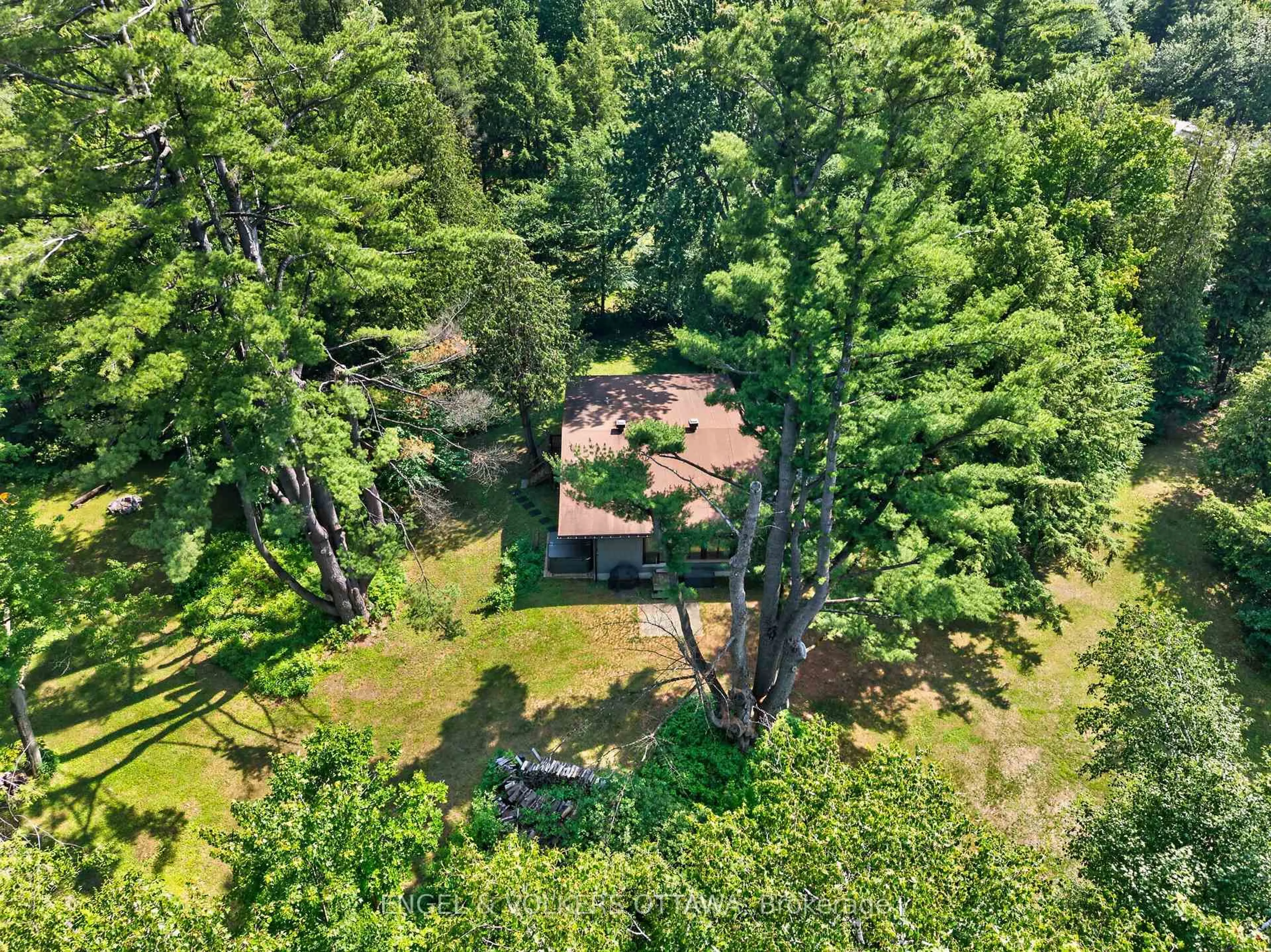 A pic from outside/outdoor area/front of a property/back of a property/a pic from drone, forest/trees view for 4167 Farmers Way, Carlsbad Springs Ontario K0A 1K0