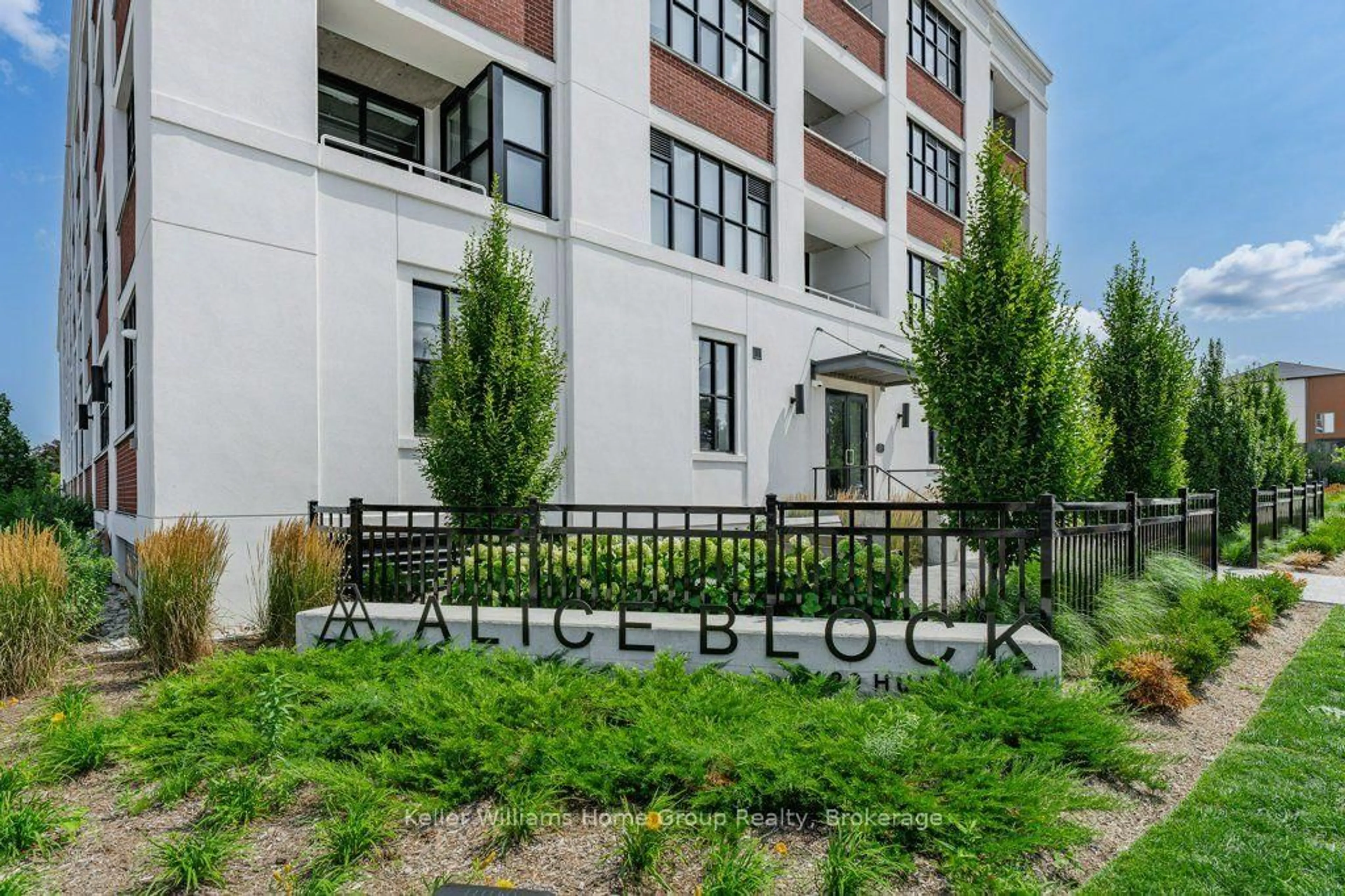 Patio, street for 120 Huron St #304, Guelph Ontario N1E 5L7