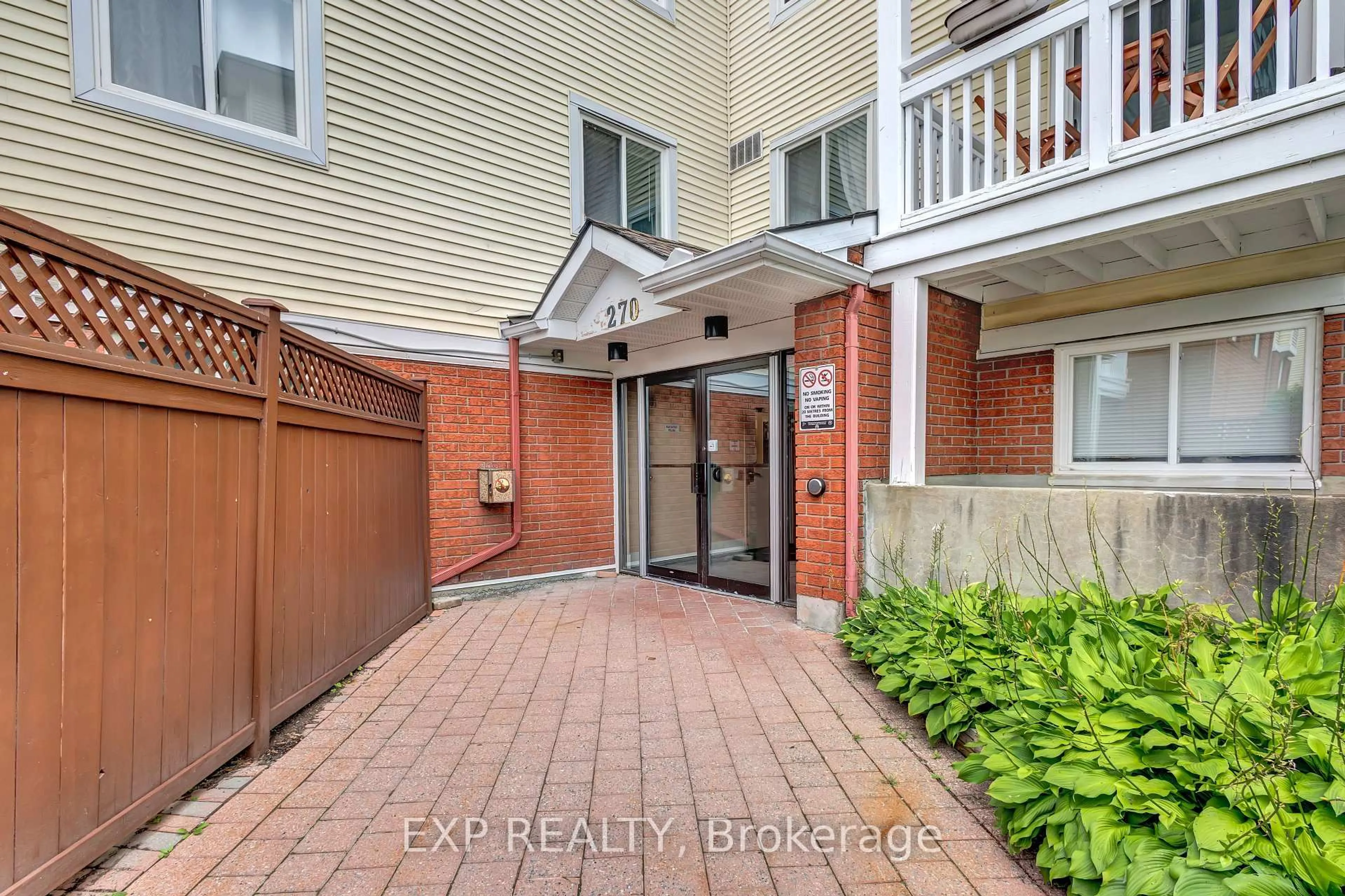 Indoor entryway for 270 Lorry Greenberg Dr #218, Ottawa Ontario K1T 3K2