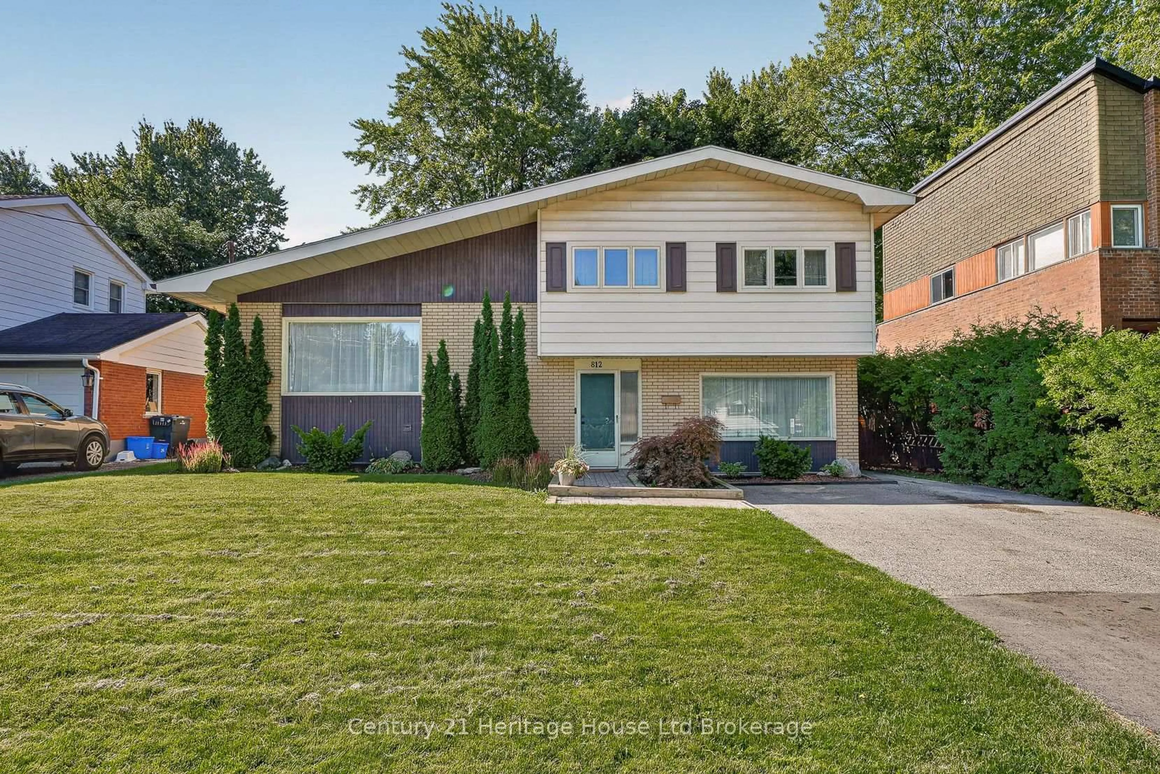 Home with brick exterior material, street for 812 Hughson St, Woodstock Ontario N4S 4P7