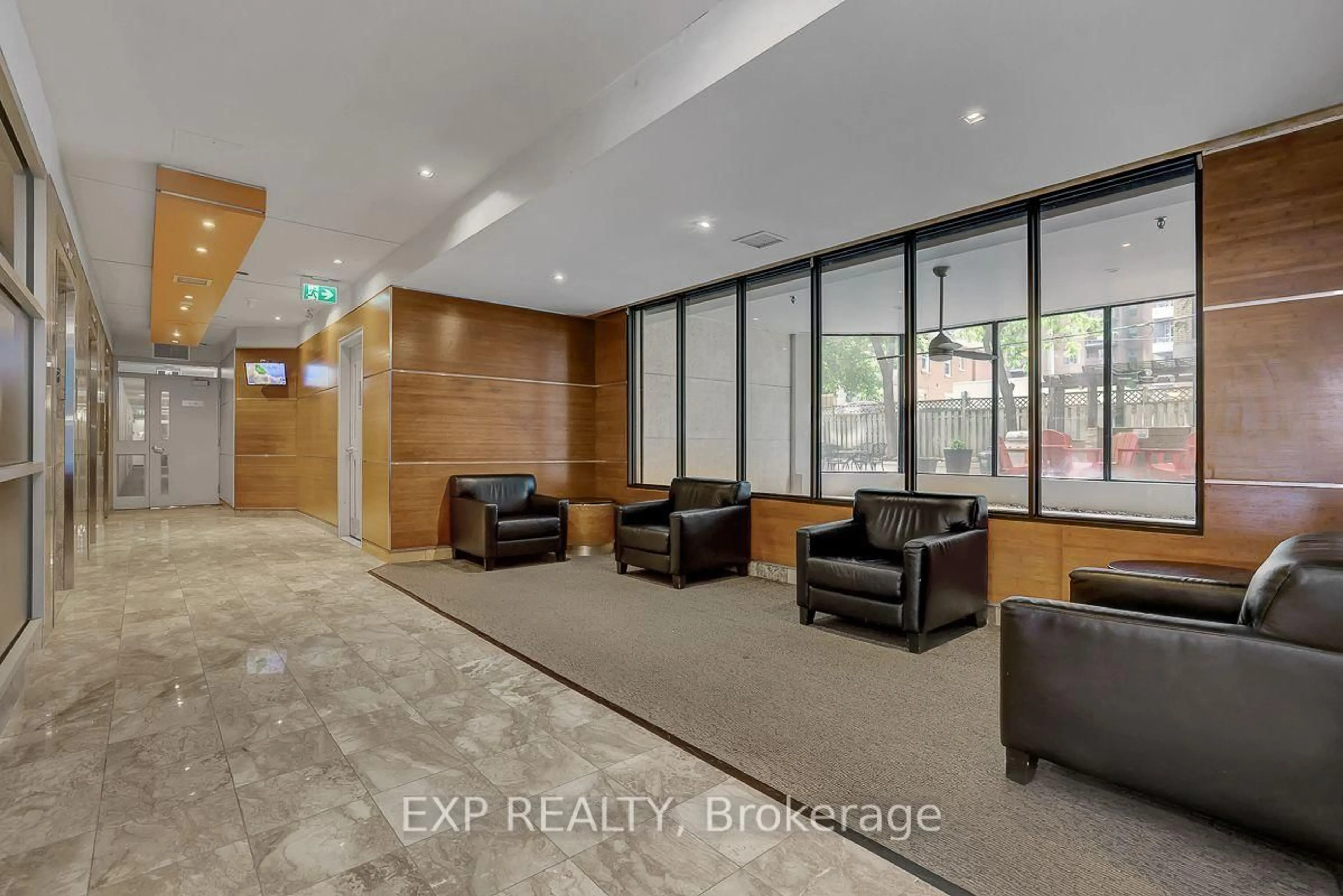 Lobby for 470 Laurier St #1706, Ottawa Ontario K1R 7W9