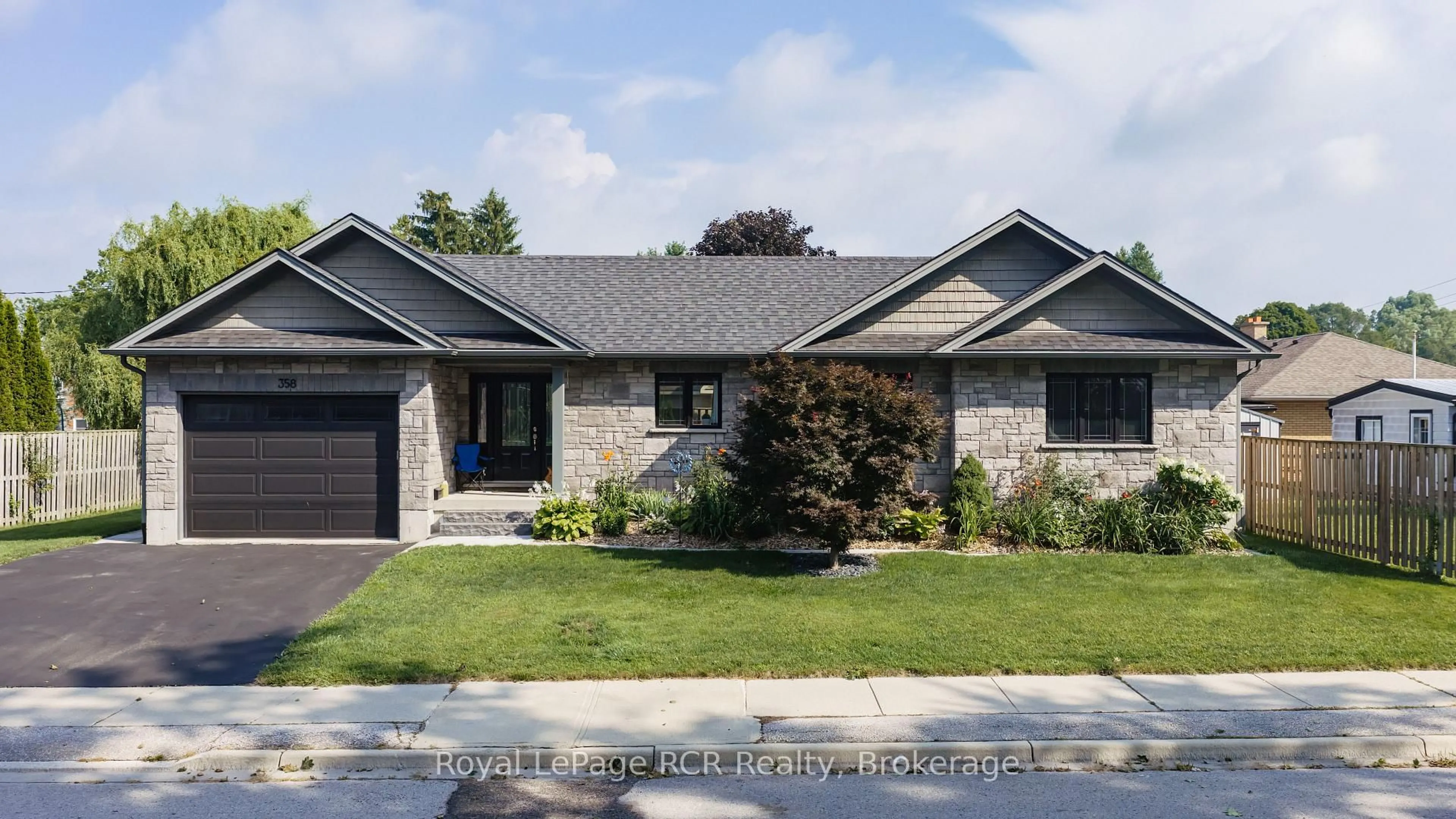 Home with brick exterior material, street for 358 5th St, Hanover Ontario N4N 0B2