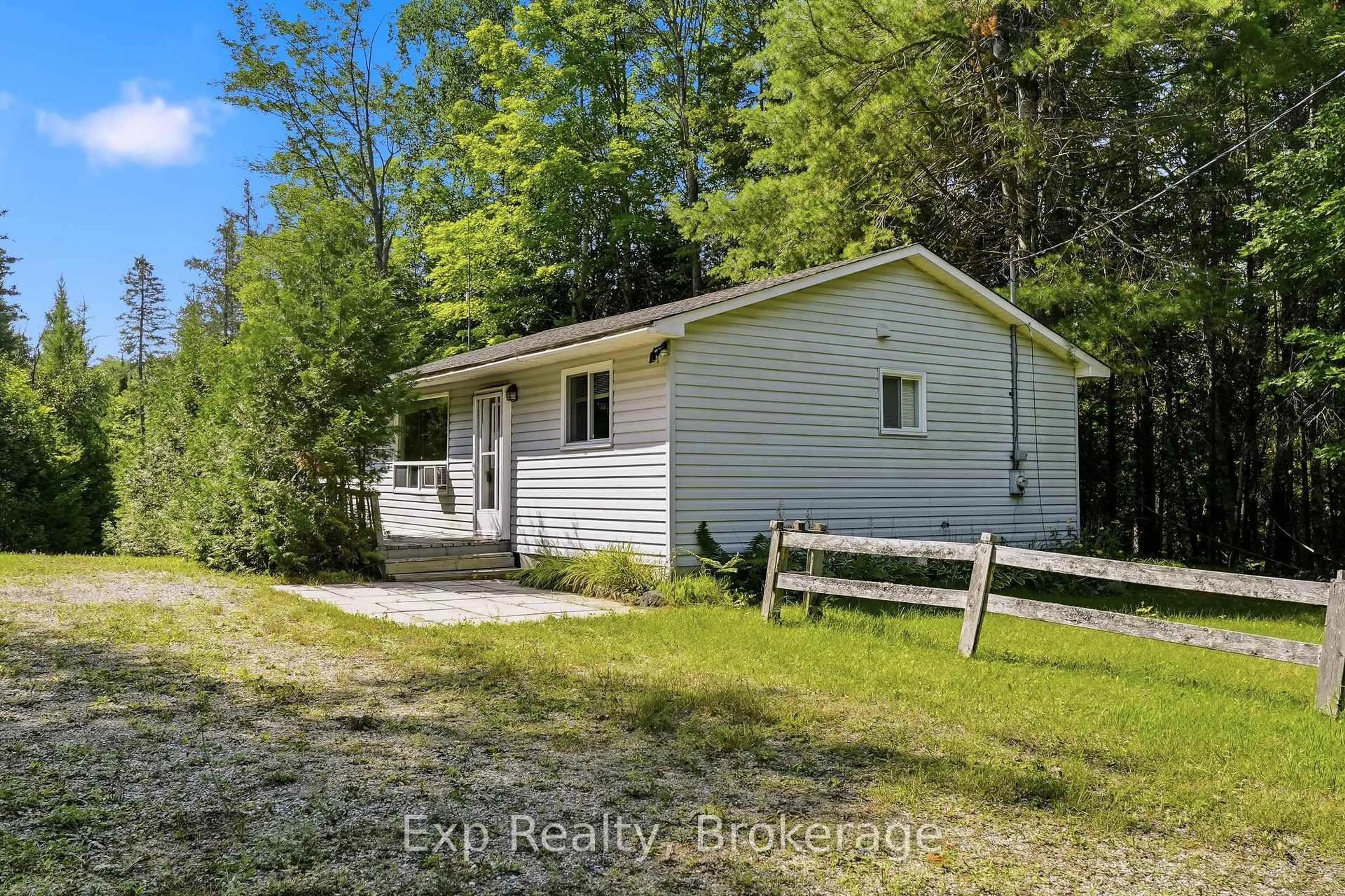 A pic from outside/outdoor area/front of a property/back of a property/a pic from drone, unknown for 5164 Arden Rd, Arden Ontario K0H 1B0