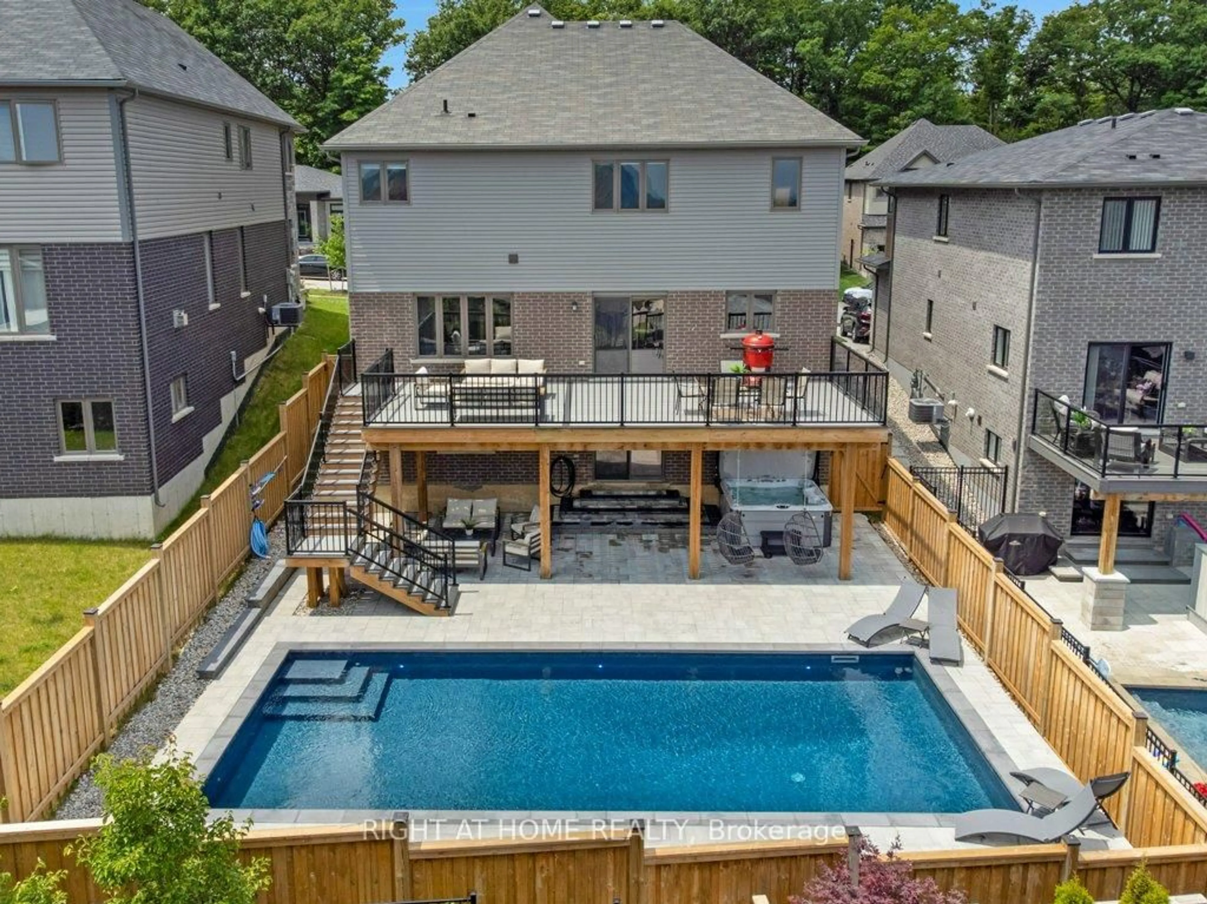 Patio, unknown for 4041 Highland Park Dr, Lincoln Ontario L3J 0S9