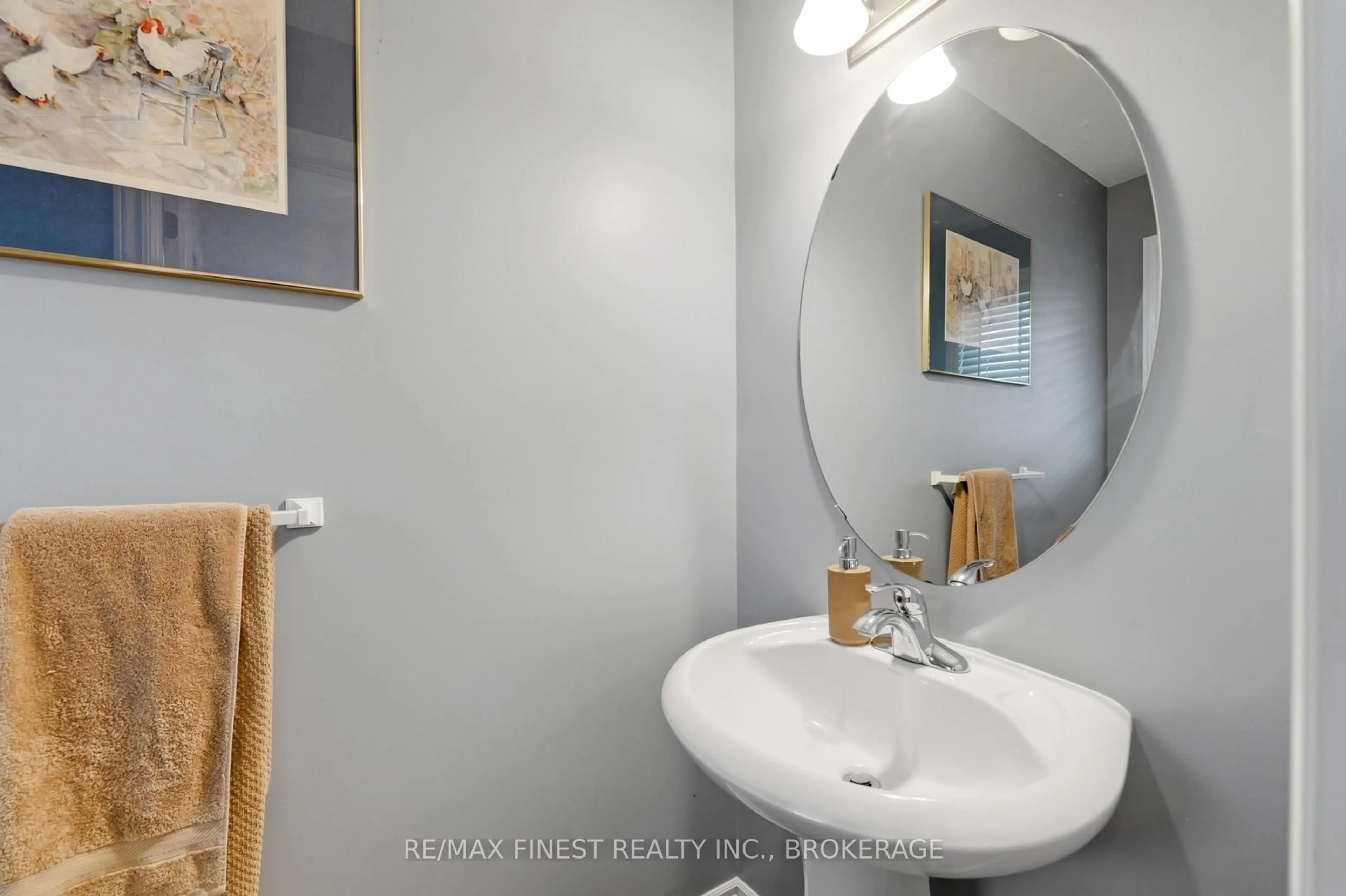 Standard bathroom, ceramic/tile floor for 116 FIRESIDE Crt, Kingston Ontario K7K 7L8