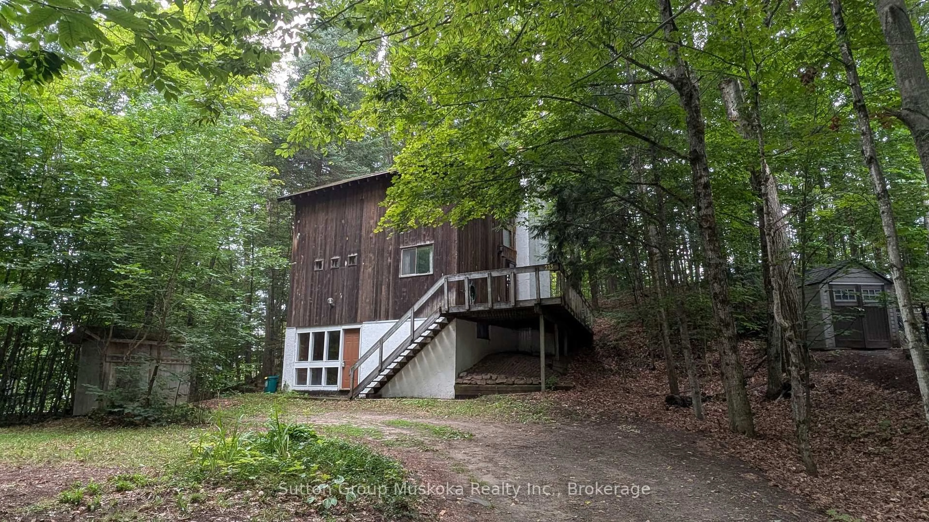 Unknown for 213 Woodland Dr, Huntsville Ontario P1H 1A7