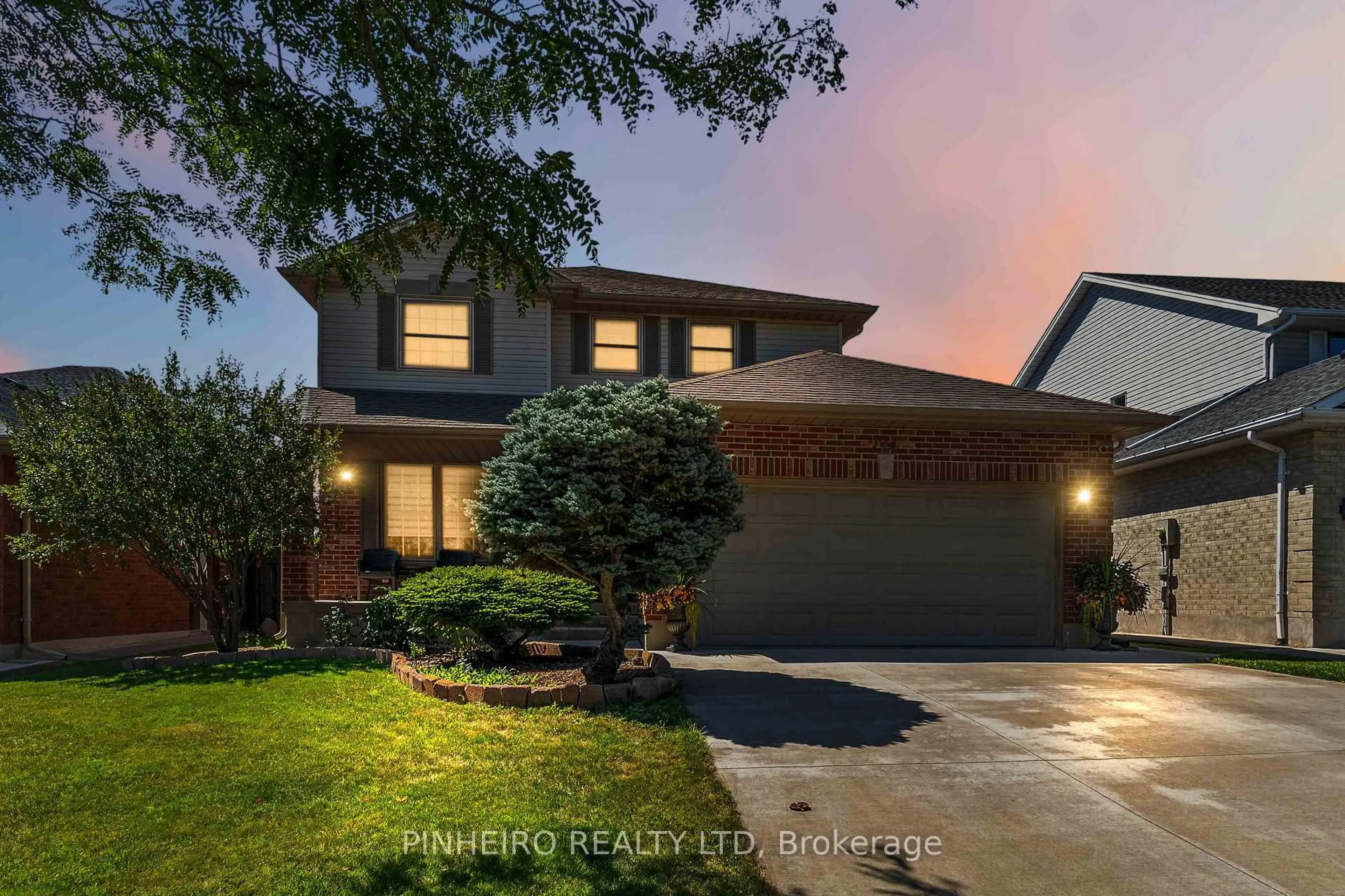 A pic from outside/outdoor area/front of a property/back of a property/a pic from drone, street for 224 Chelton Rd, London South Ontario N6M 1B5