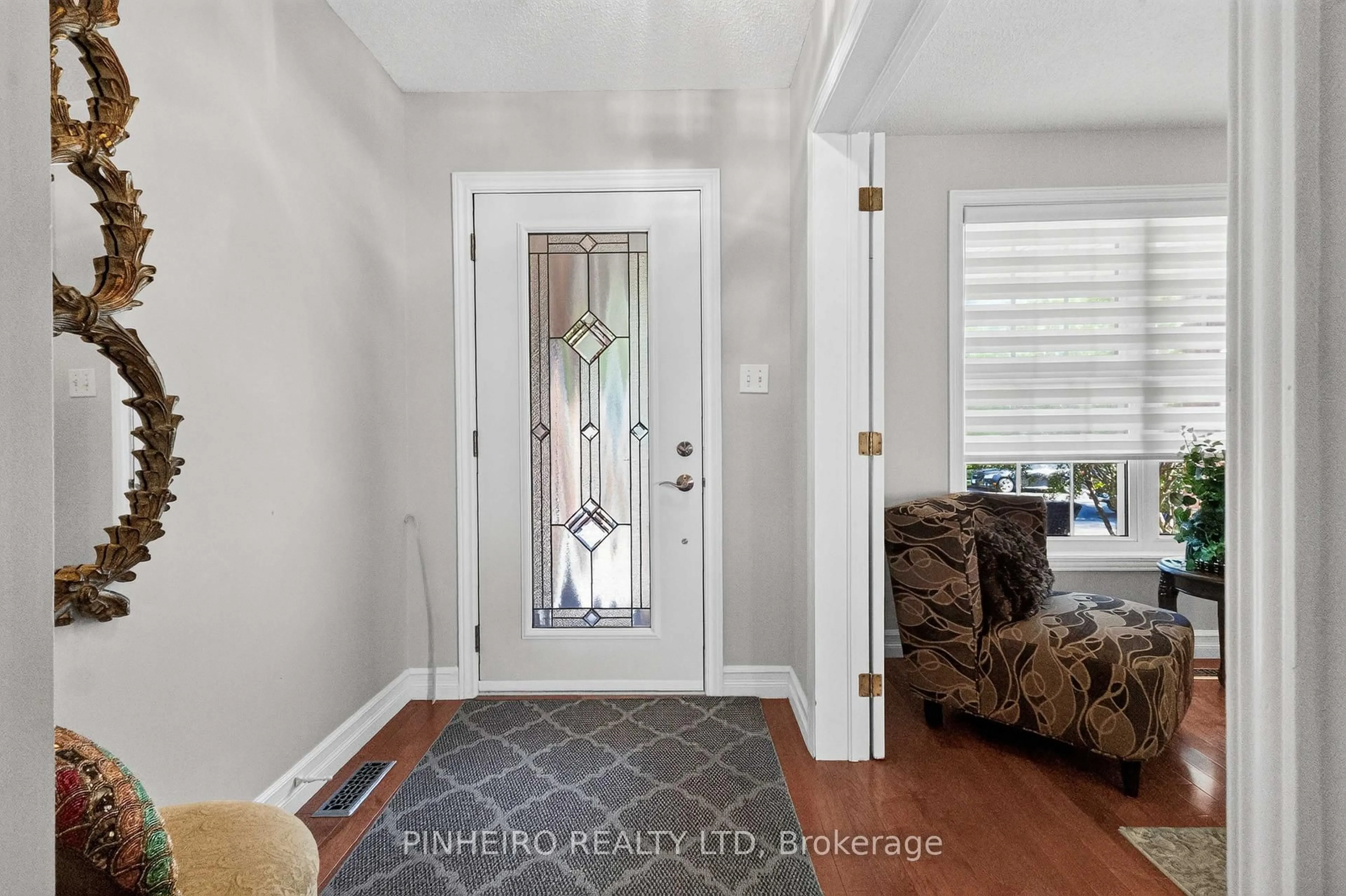 Indoor entryway for 224 Chelton Rd, London South Ontario N6M 1B5
