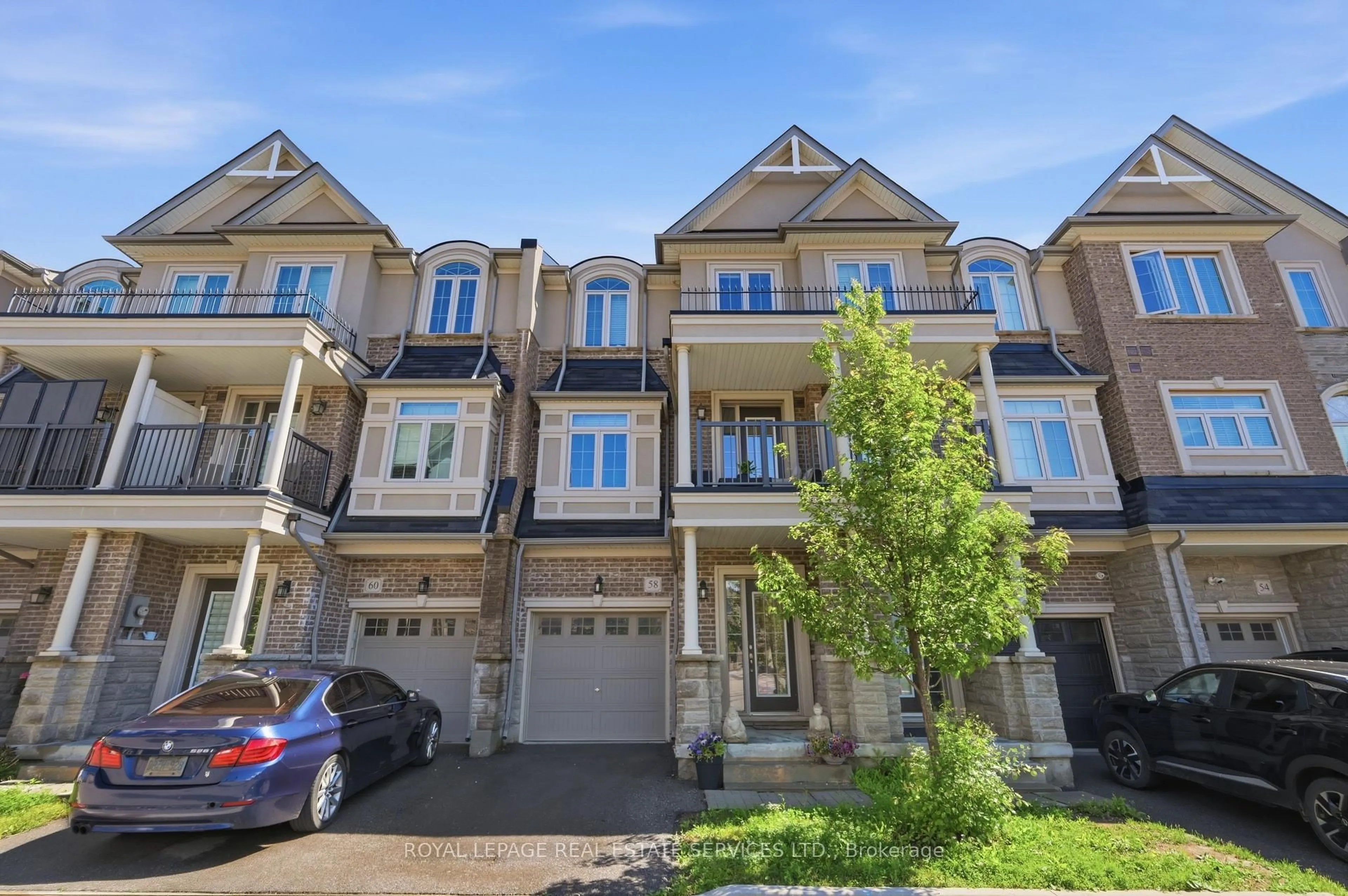 A pic from outside/outdoor area/front of a property/back of a property/a pic from drone, street for 58 Borers Creek Circ, Hamilton Ontario L8B 1W3