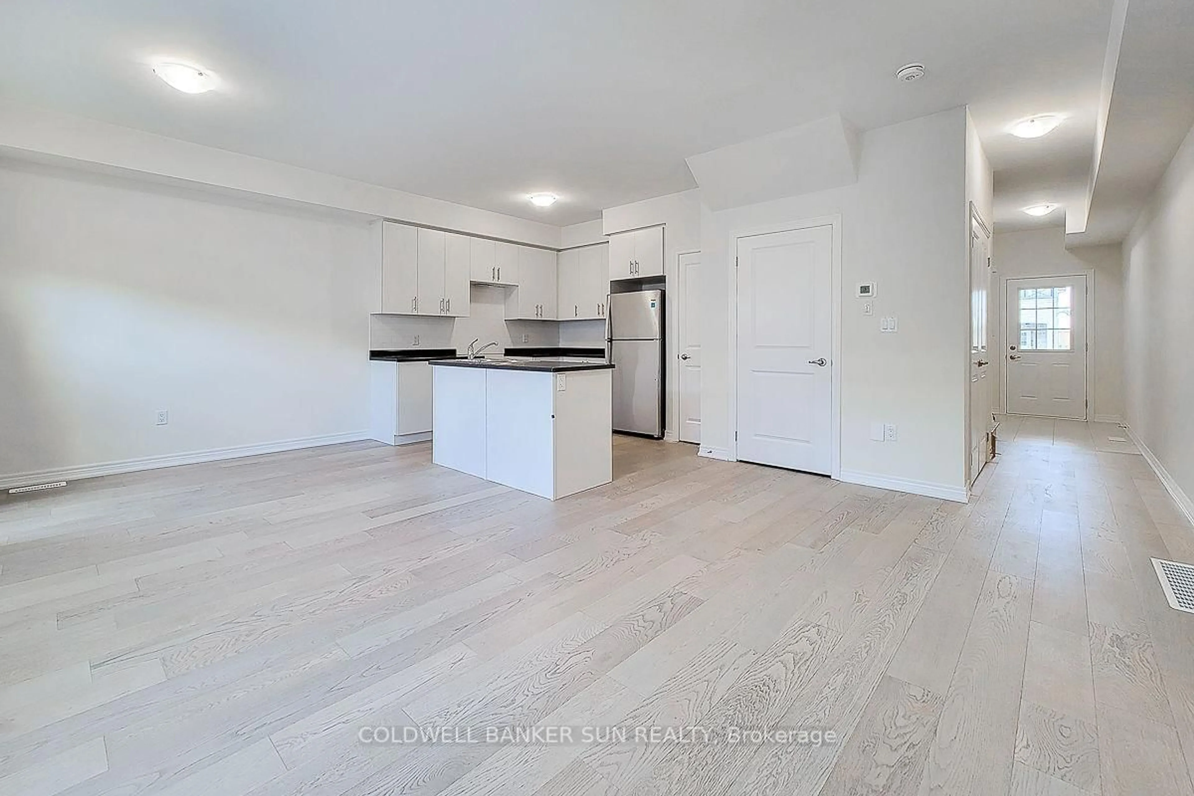 Open concept kitchen, unknown for 82 Pinot Cres, Hamilton Ontario L8E 0J9