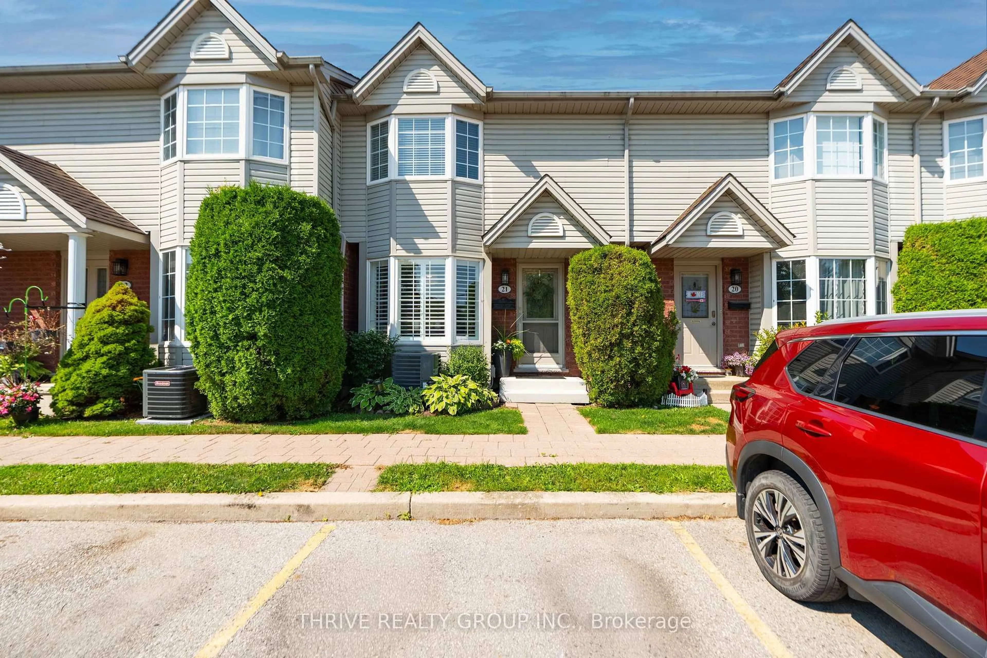 A pic from outside/outdoor area/front of a property/back of a property/a pic from drone, street for 101 Brookside St #21, London South Ontario N5Z 5C9