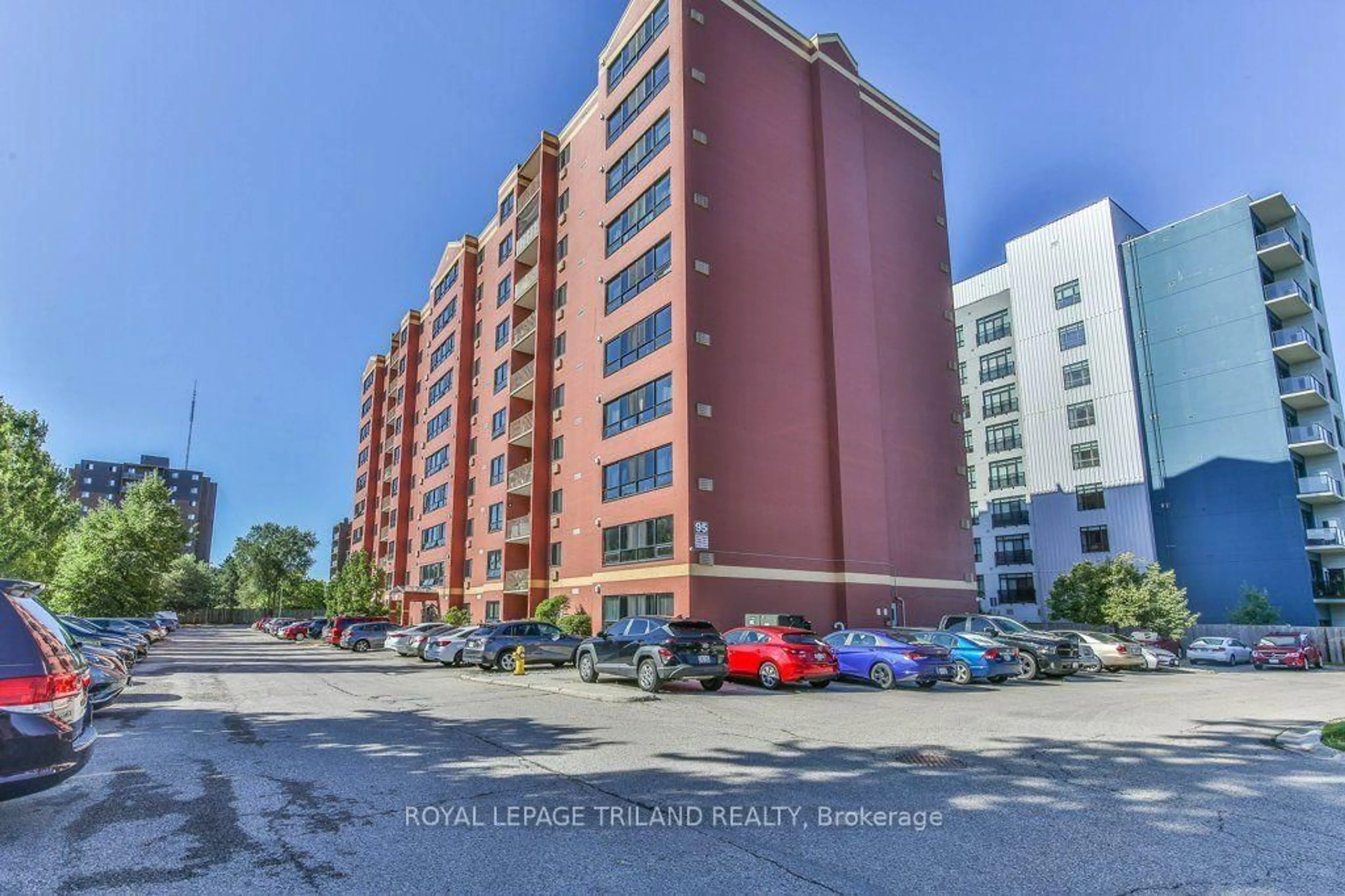 A pic from outside/outdoor area/front of a property/back of a property/a pic from drone, unknown for 95 BASE LINE Rd #1005, London South Ontario N6J 4X3
