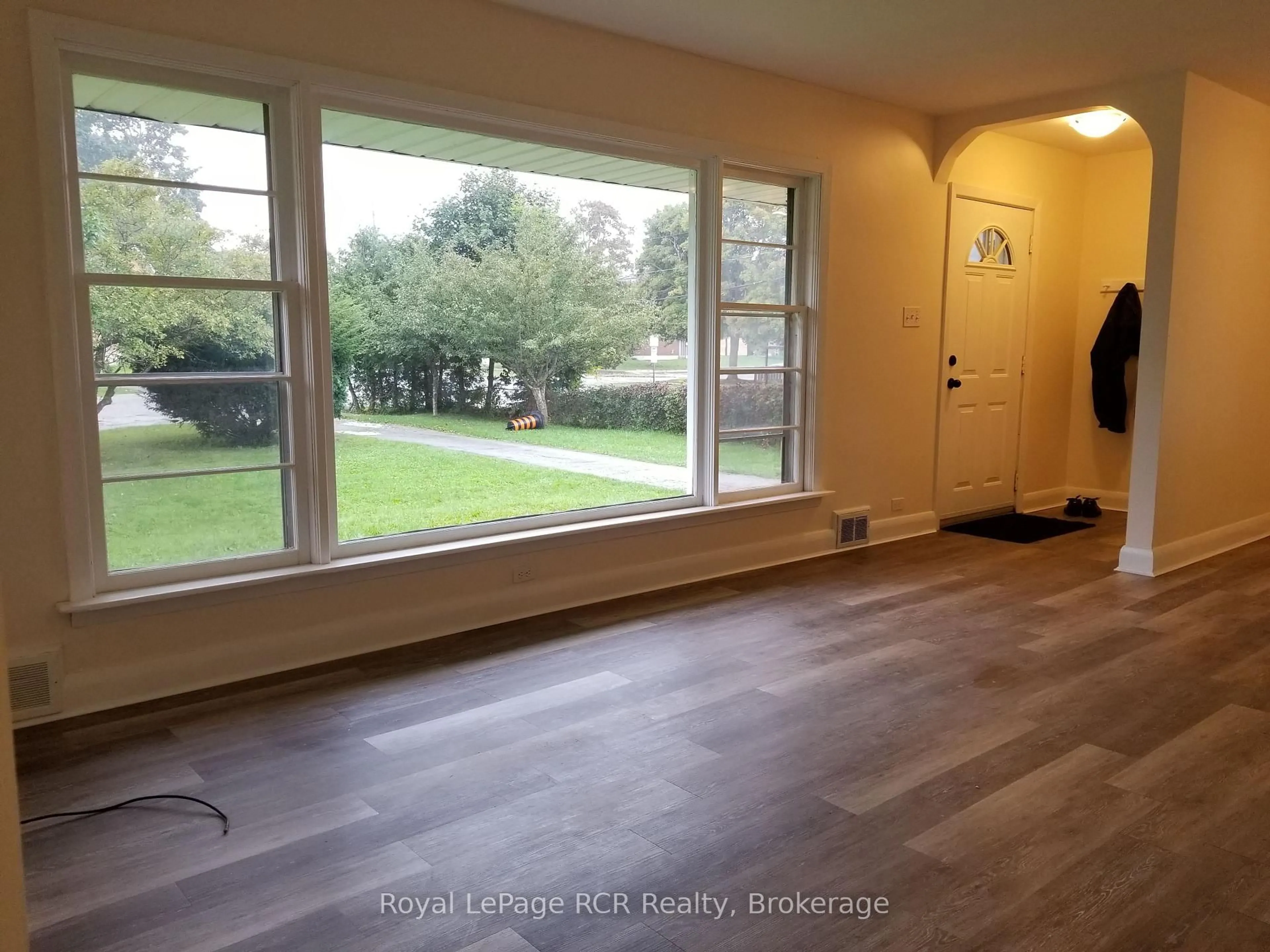 A pic of a room for 850 11th St, Owen Sound Ontario N4K 3T3