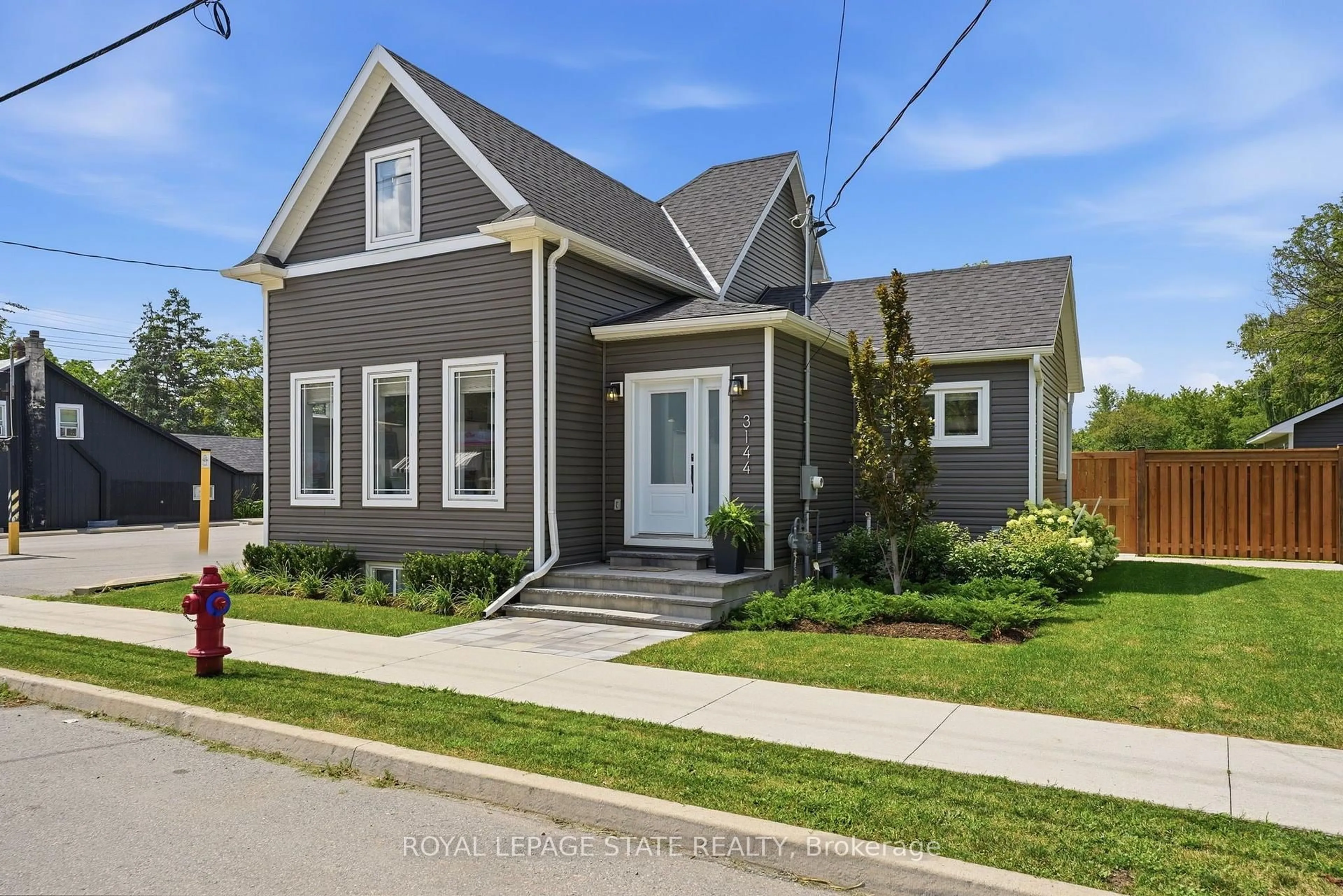 Home with vinyl exterior material, street for 3144 Homestead Dr, Hamilton Ontario L0R 1W0