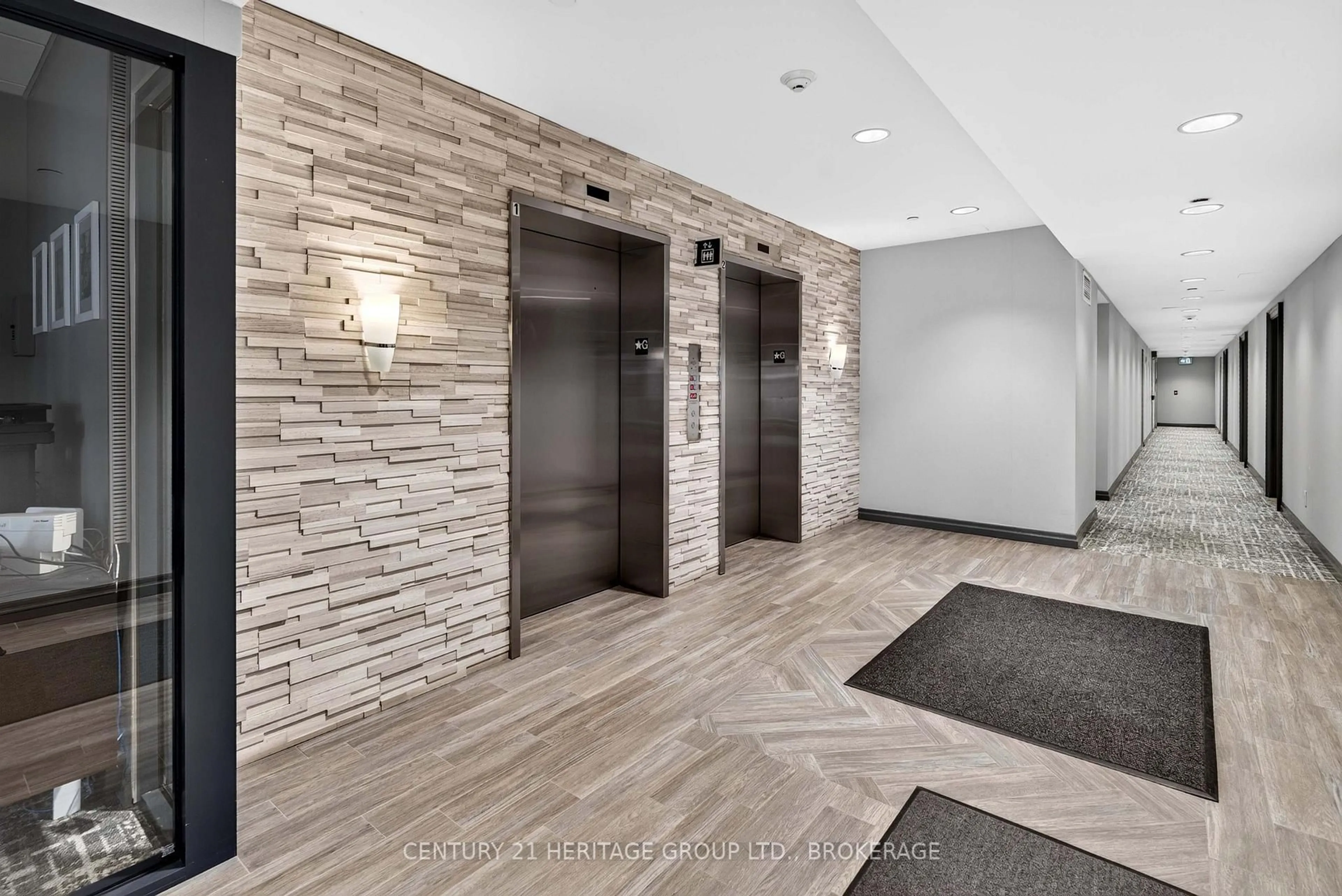 Indoor foyer for 121 Queen St #A1, Kingston Ontario K7K 0G6