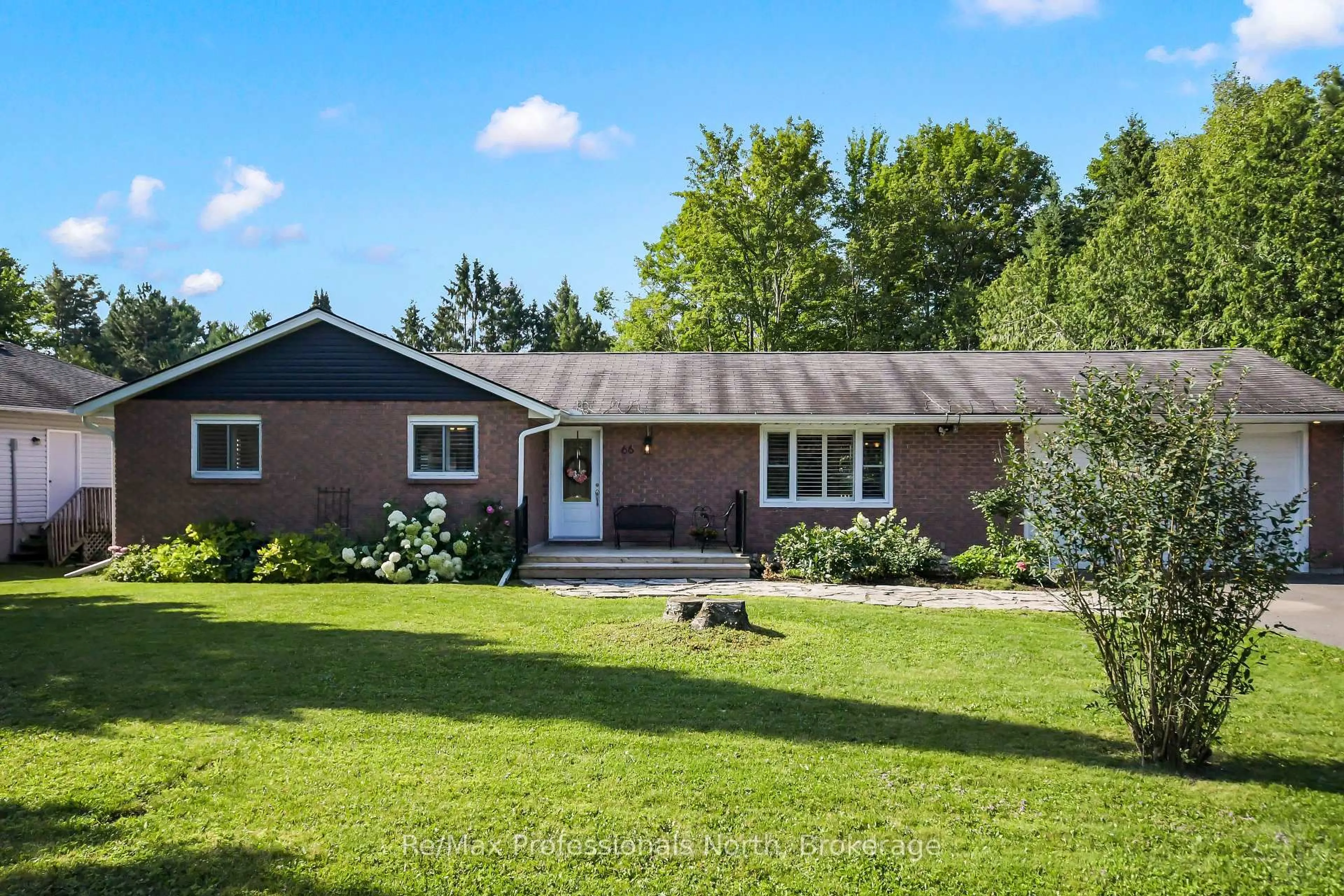 Home with brick exterior material, street for 66 Westvale Dr, Bracebridge Ontario P1L 1B3
