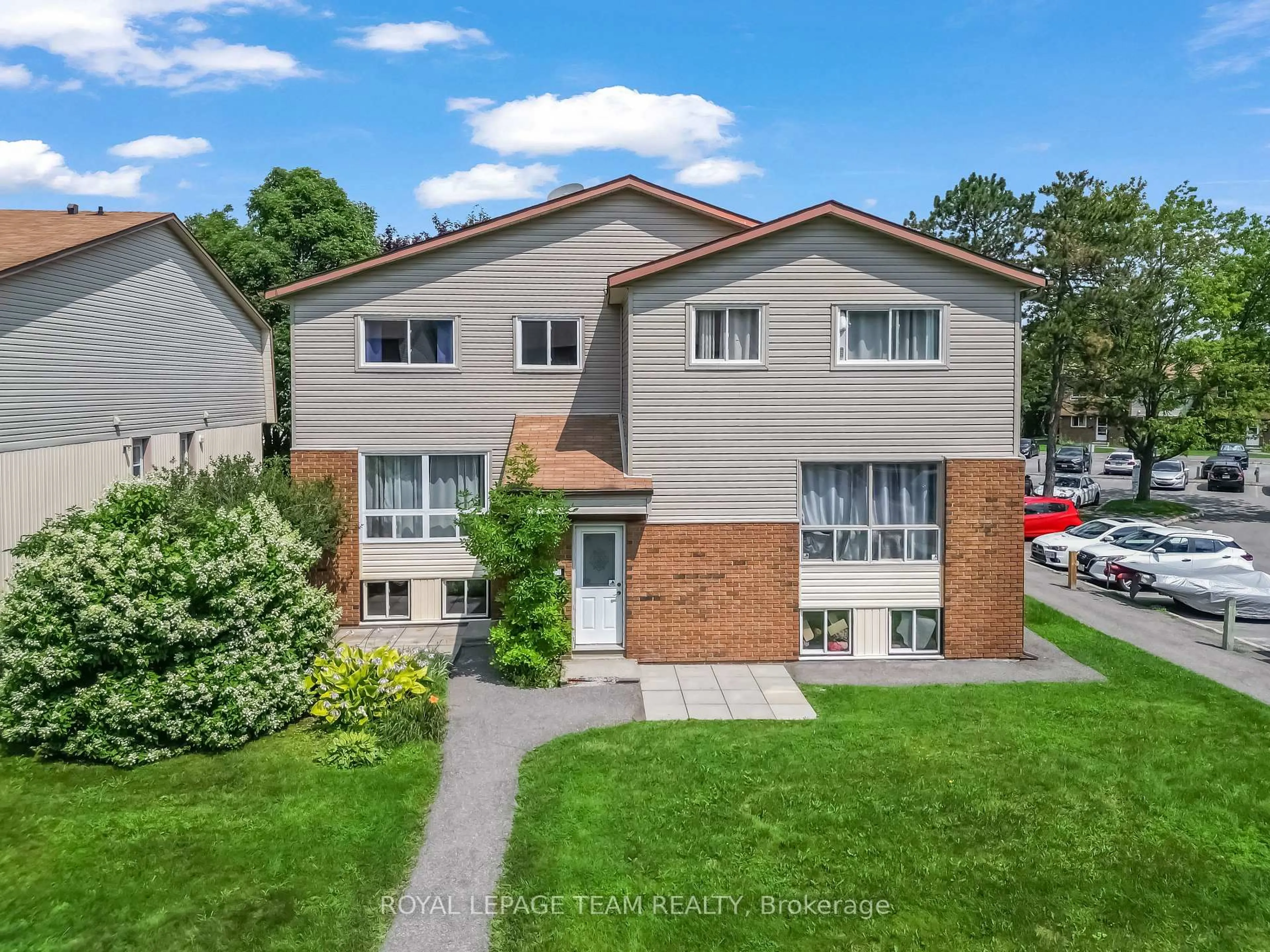 A pic from outside/outdoor area/front of a property/back of a property/a pic from drone, street for 38A Forester Cres, Ottawa Ontario K2H 8Y2