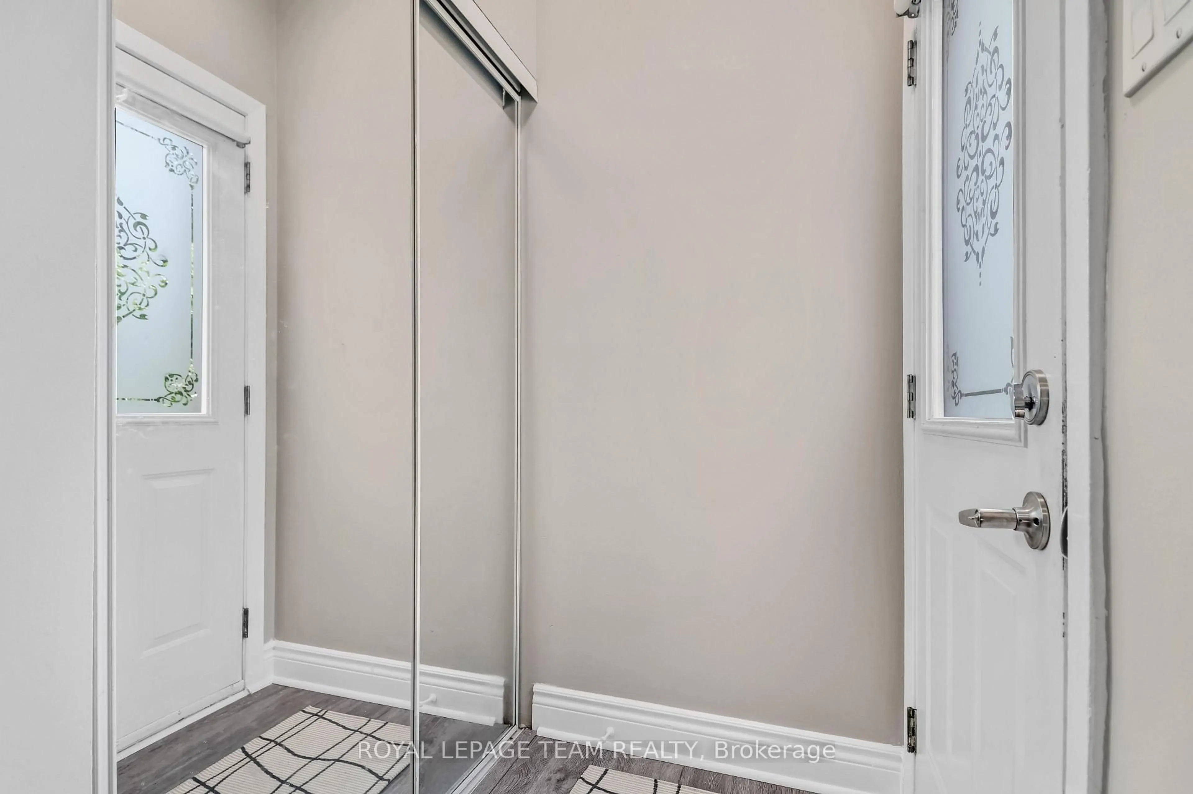 Indoor entryway for 38A Forester Cres, Ottawa Ontario K2H 8Y2