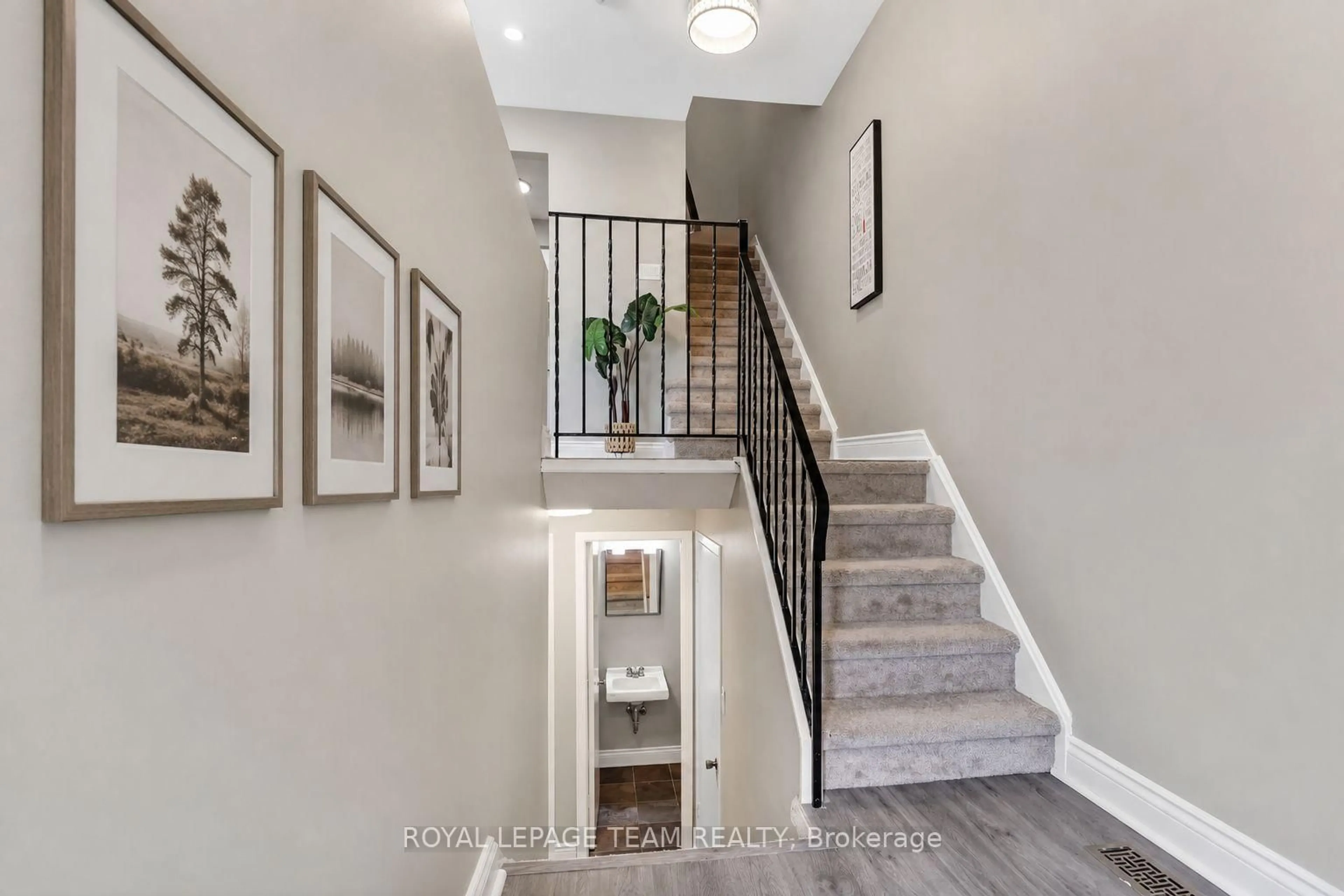 Indoor entryway for 38A Forester Cres, Ottawa Ontario K2H 8Y2