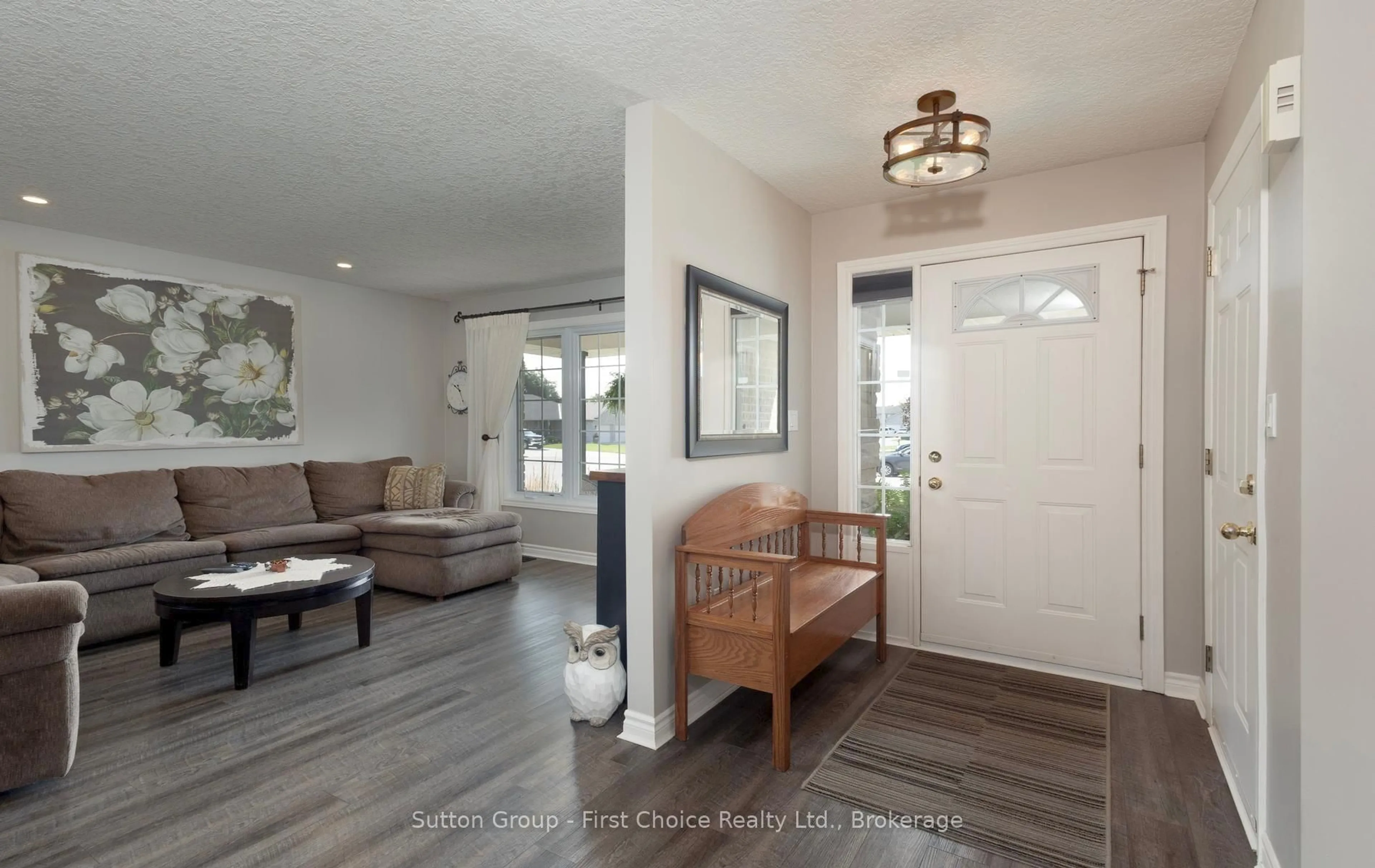 Indoor entryway for 181 Bender Ave, East Zorra-Tavistock Ontario N0B 2R0