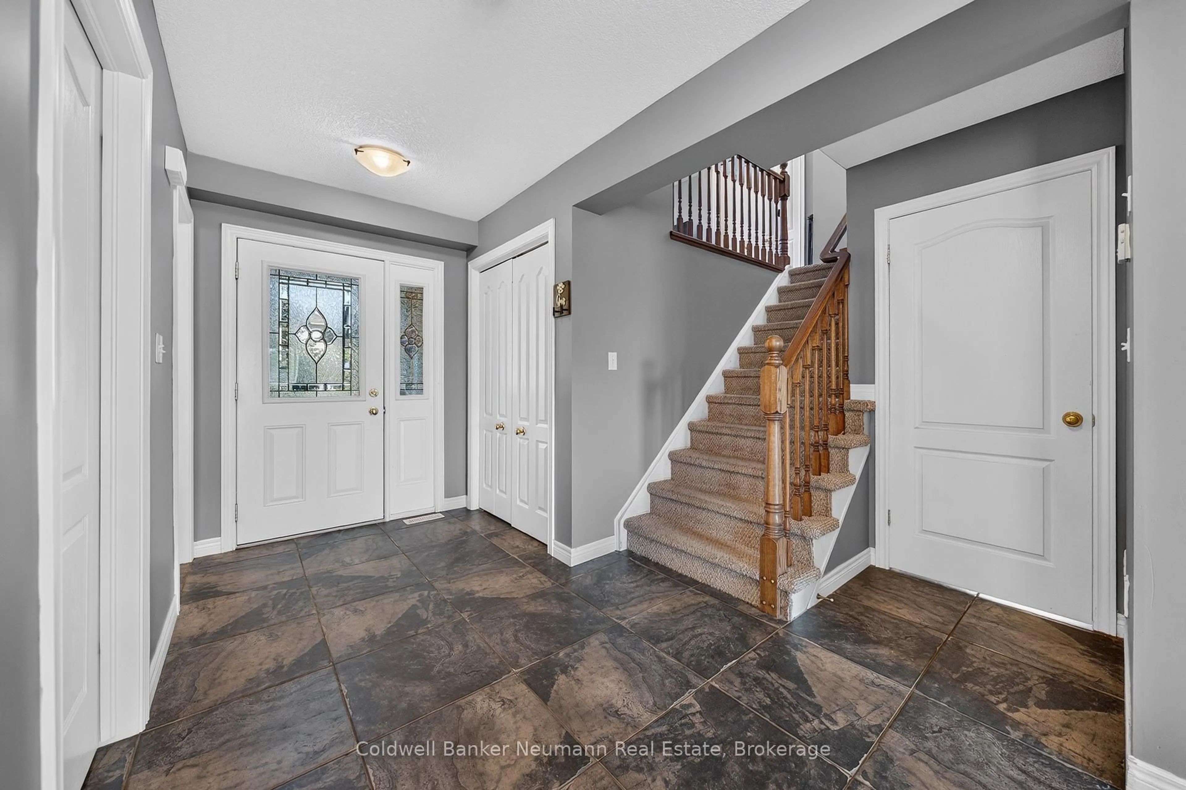 Indoor entryway for 58 Washburn Dr, Guelph Ontario N1E 0B2
