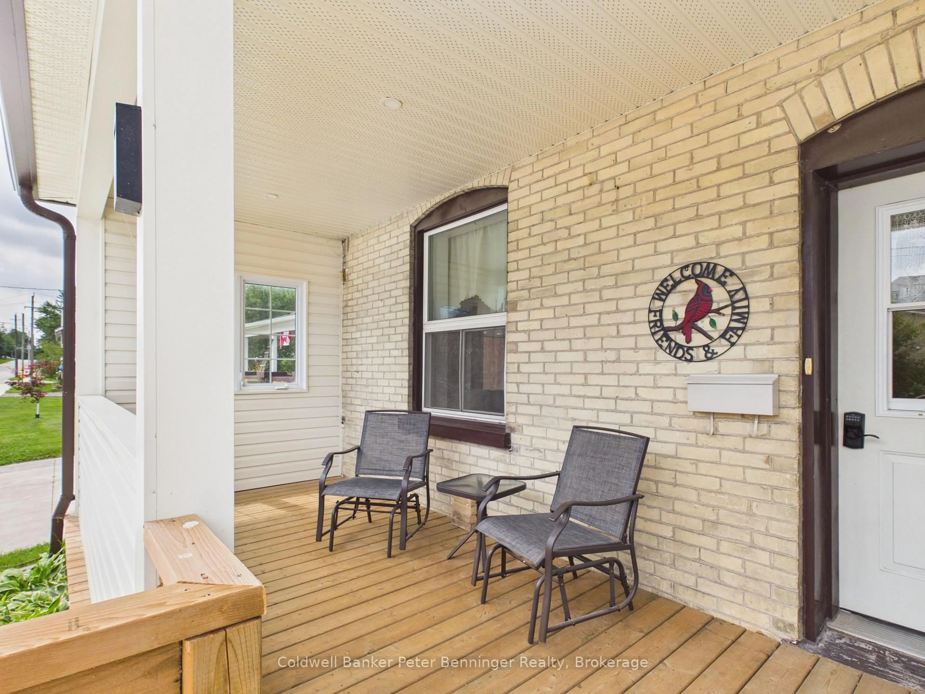 Patio, street for 7 Yonge St, Brockton Ontario N0G 2V0