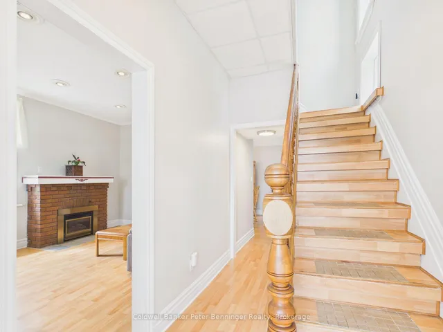 7 Yonge St, Brockton 5