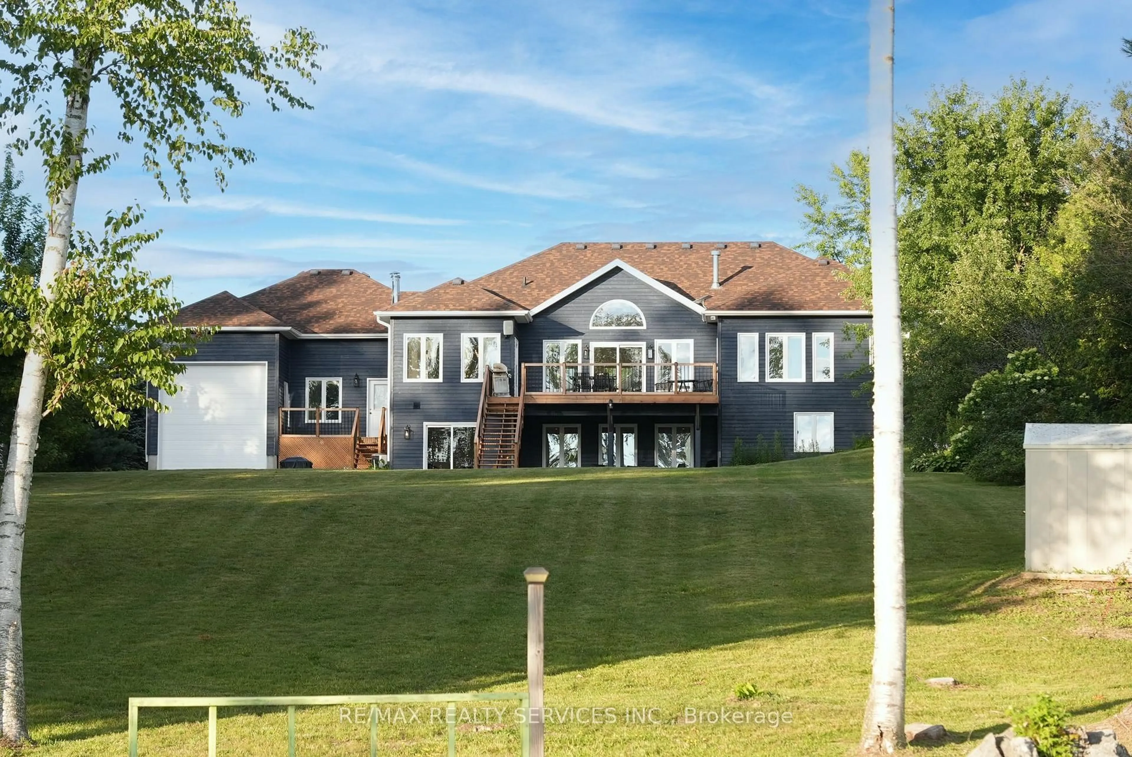 A pic from outside/outdoor area/front of a property/back of a property/a pic from drone, building for 2667 Mary Nichols Rd, Selwyn Ontario K0L 2H0