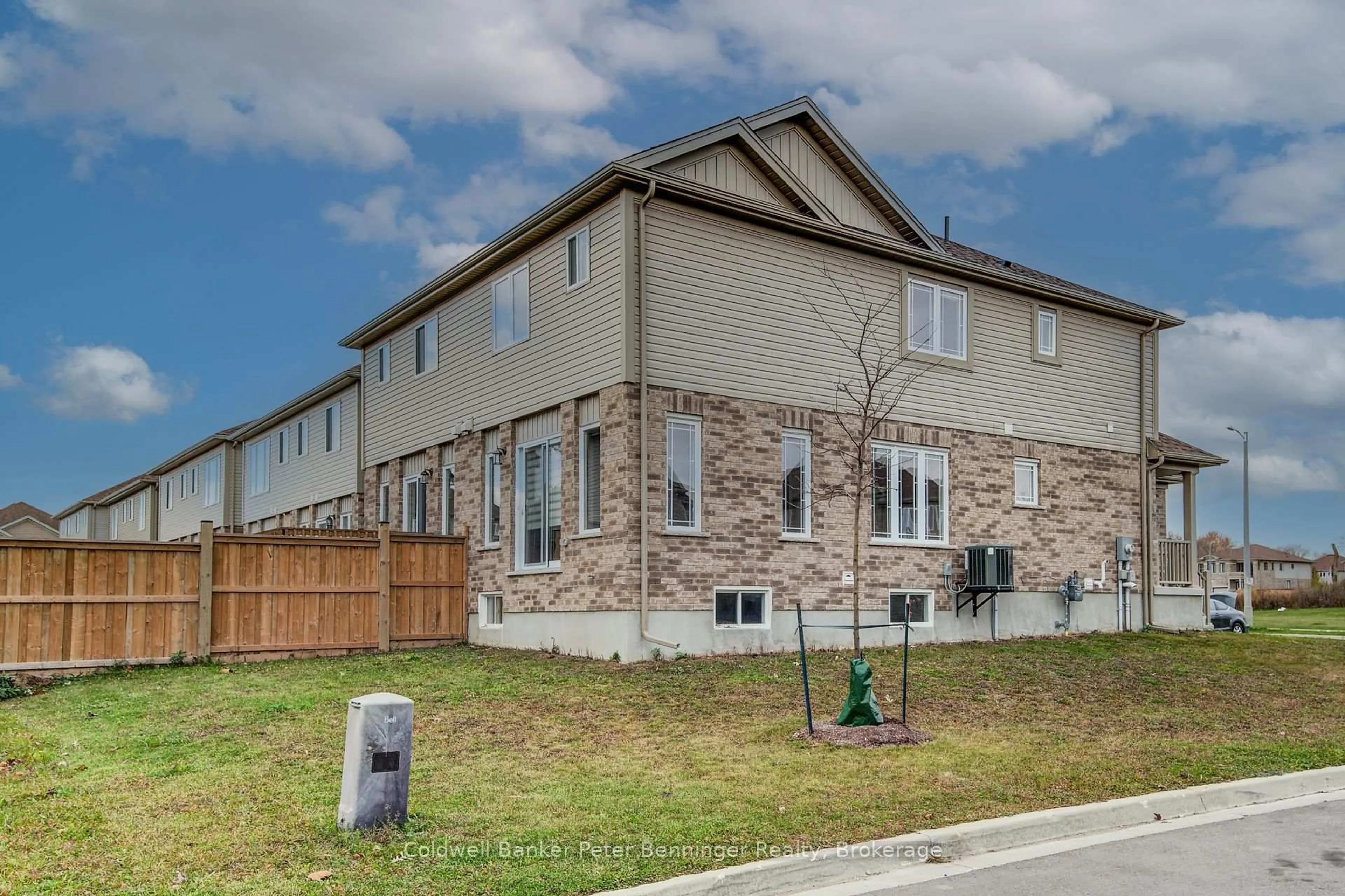 Home with brick exterior material, unknown for 77 John Brabson Cres, Guelph Ontario N1G 0G7