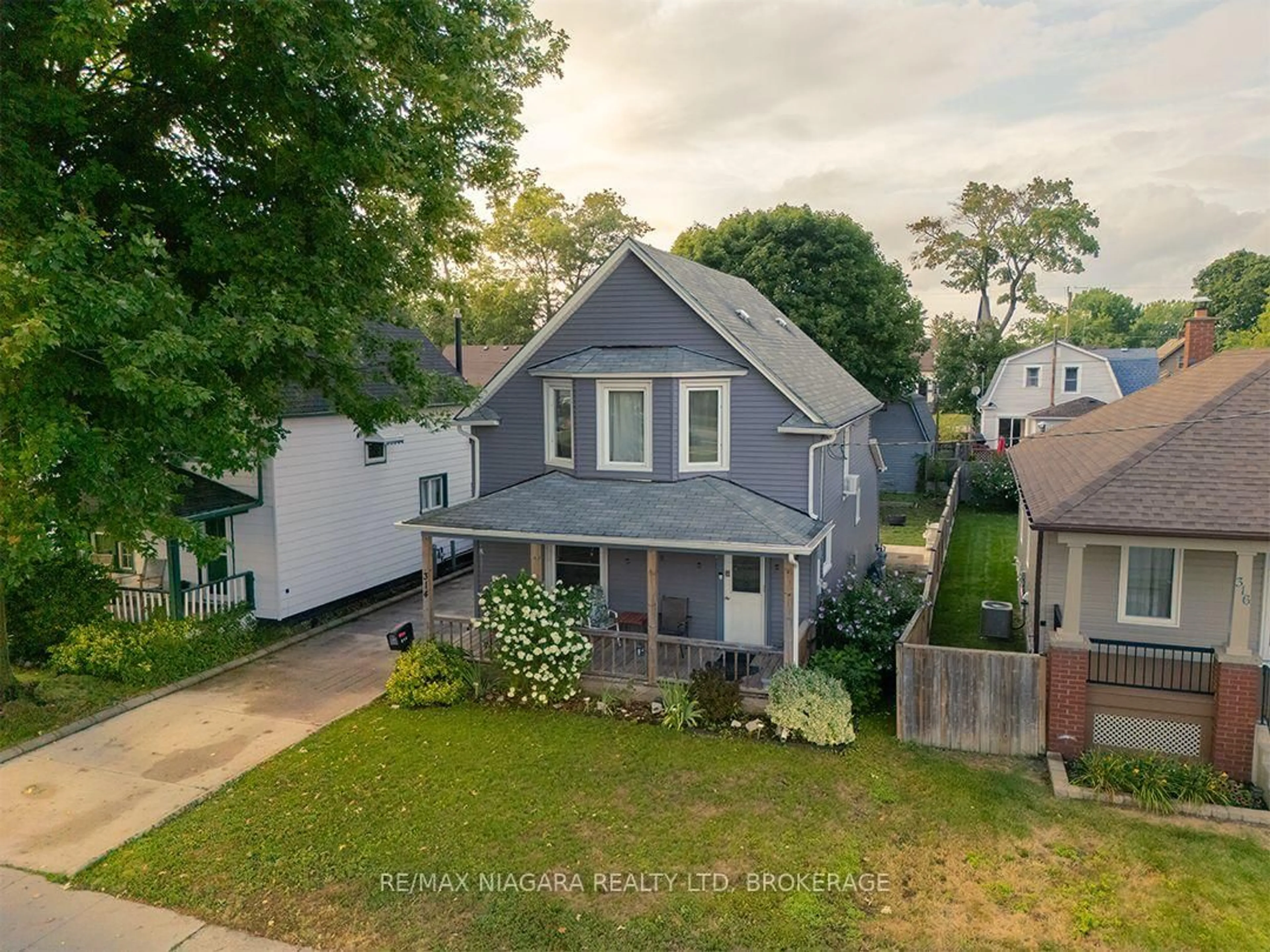 A pic from outside/outdoor area/front of a property/back of a property/a pic from drone, street for 314 Bell St, Port Colborne Ontario L3K 1J6
