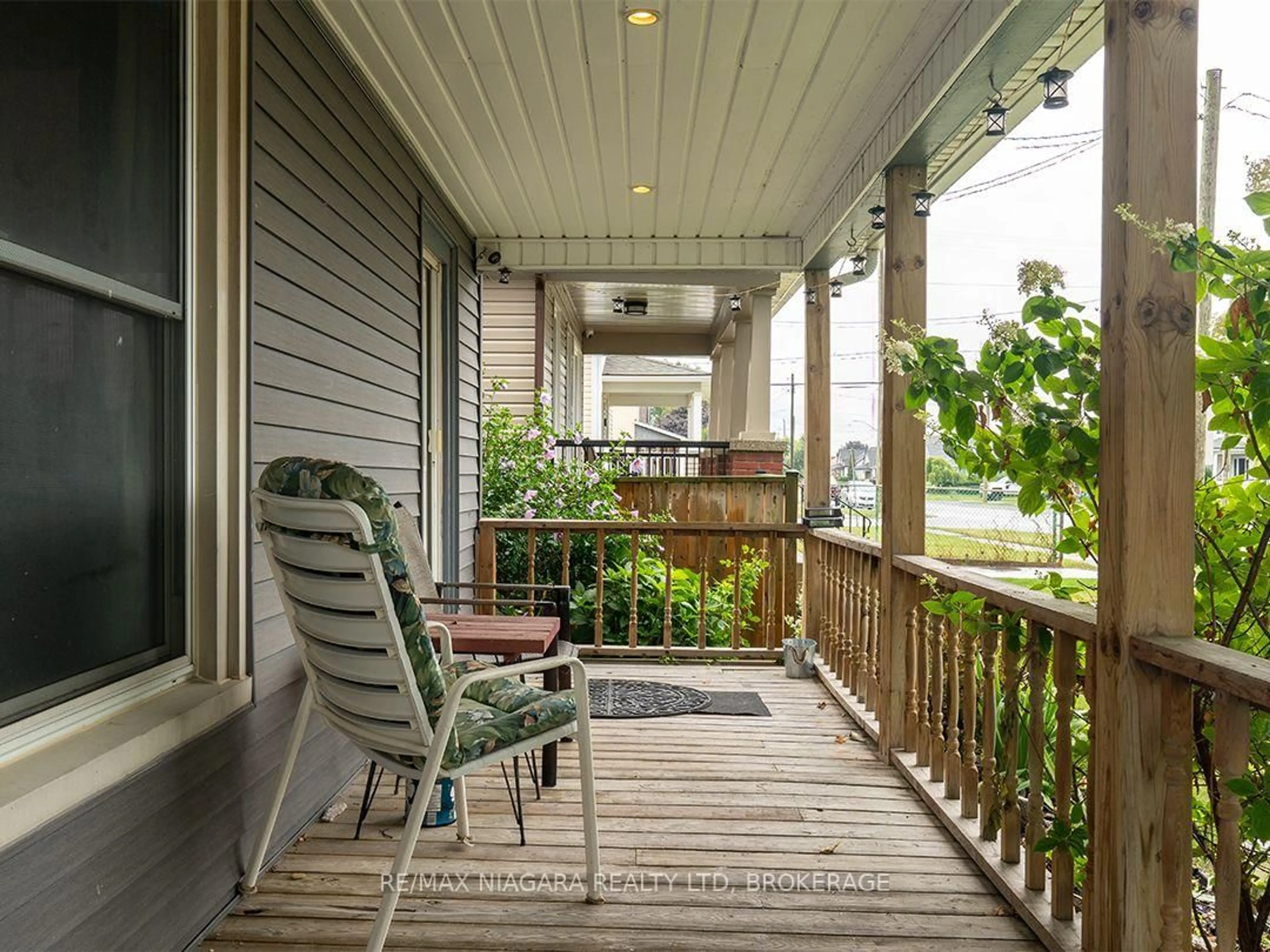 Patio, street for 314 Bell St, Port Colborne Ontario L3K 1J6