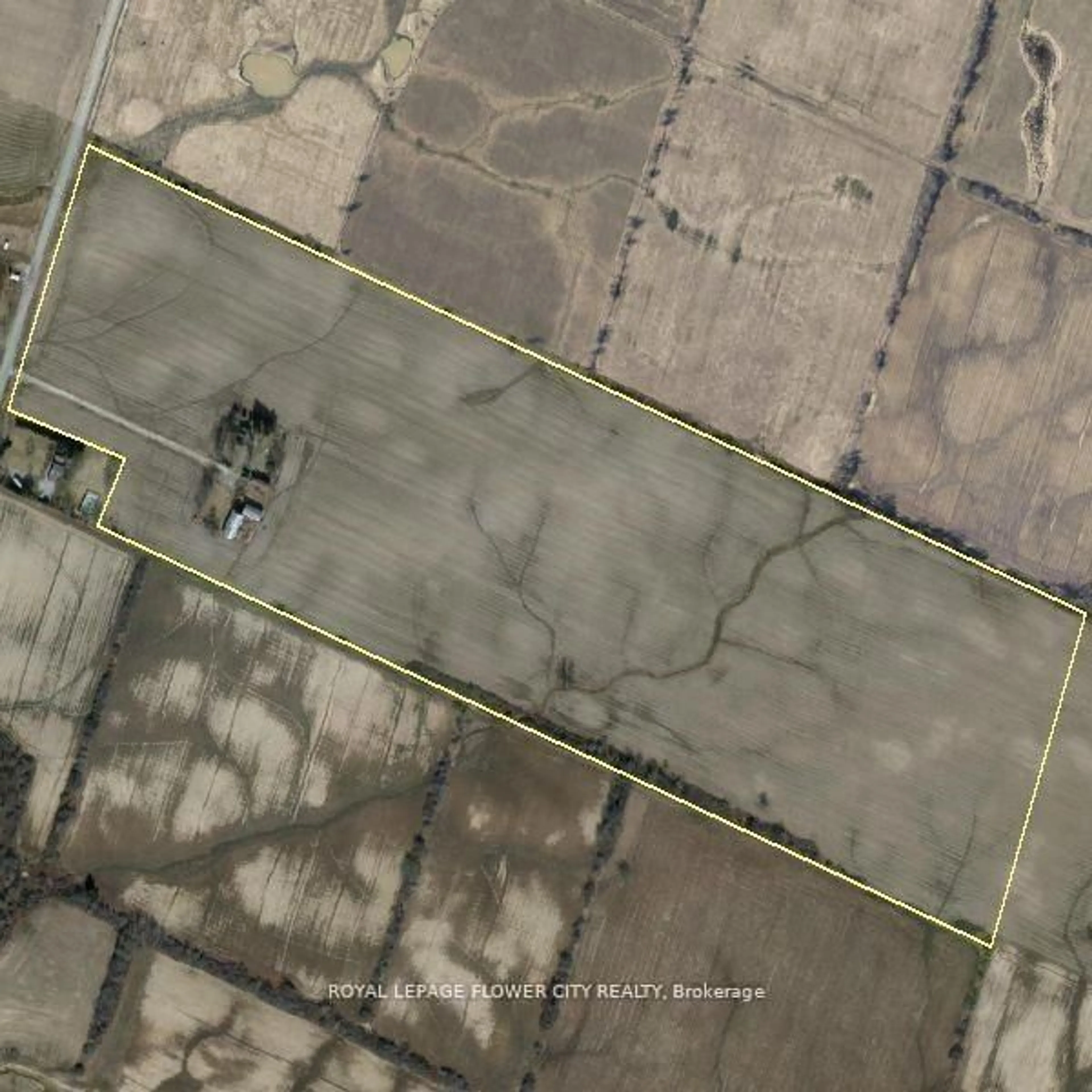 A pic from outside/outdoor area/front of a property/back of a property/a pic from drone, building for 422 MCCLUNG Rd, Haldimand Ontario N3W 1T9