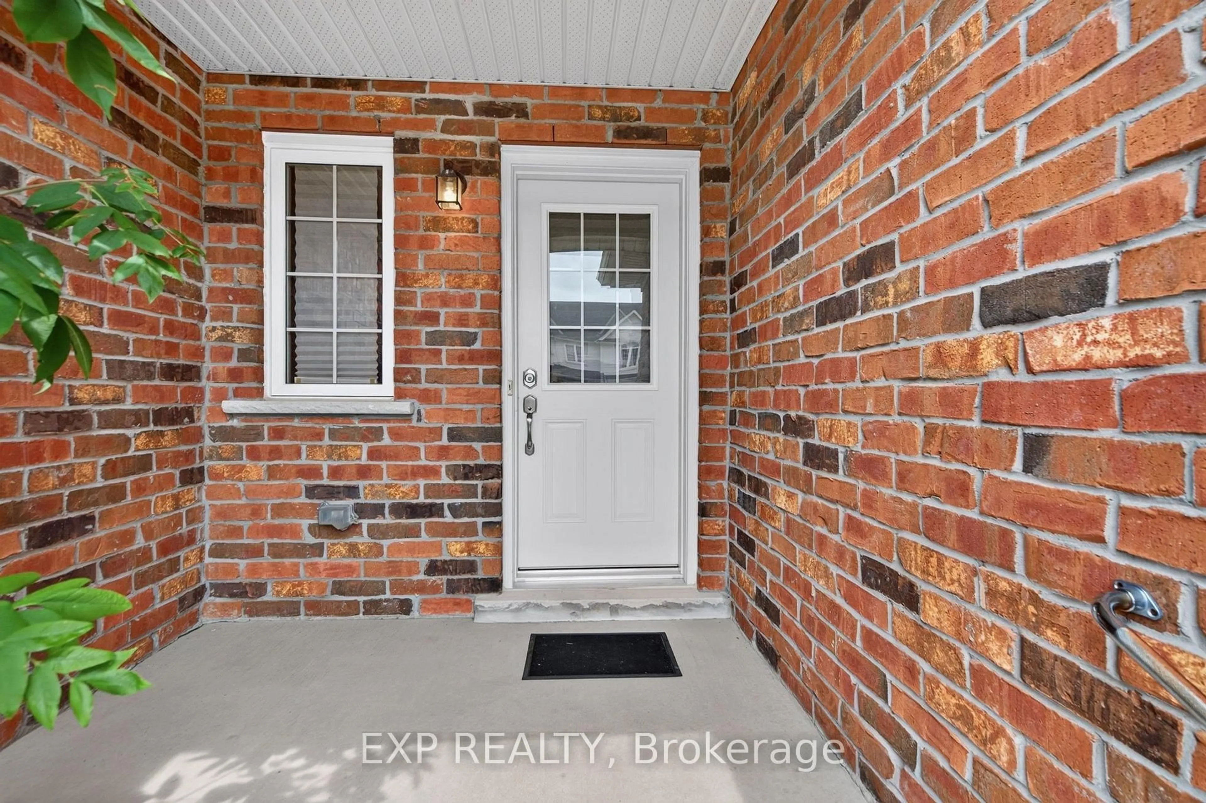 Indoor entryway for 930 Silverfox Cres, London North Ontario N6G 5B6