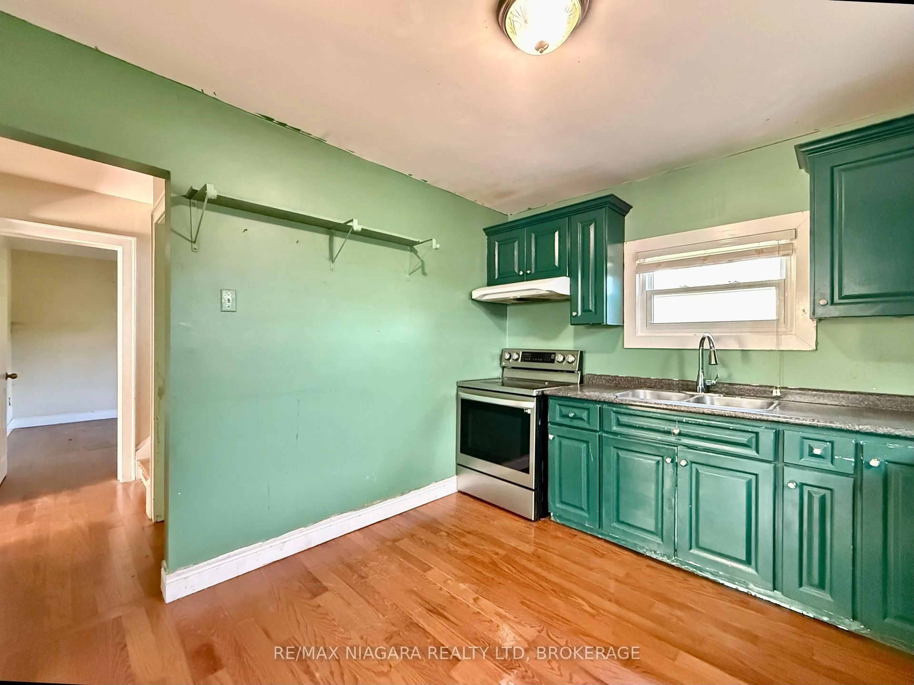Unknown for 4218 Drummond Rd, Niagara Falls Ontario L2E 6B9