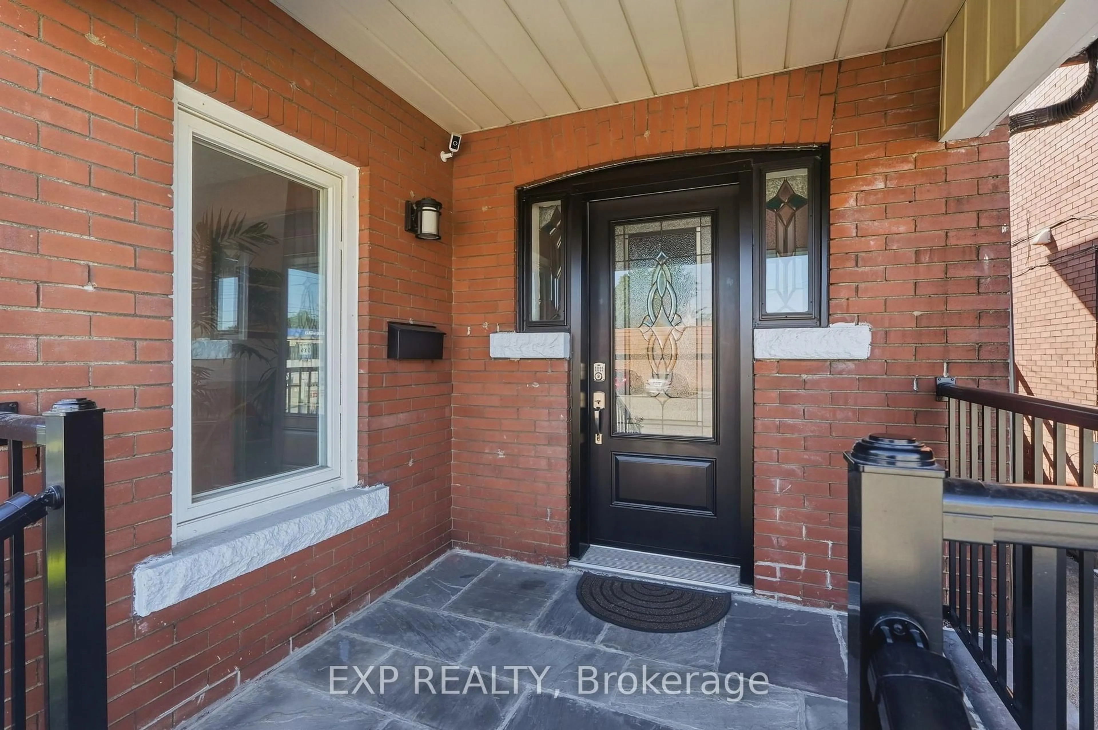 Indoor entryway for 146 Ottawa St, Hamilton Ontario L8K 2E4
