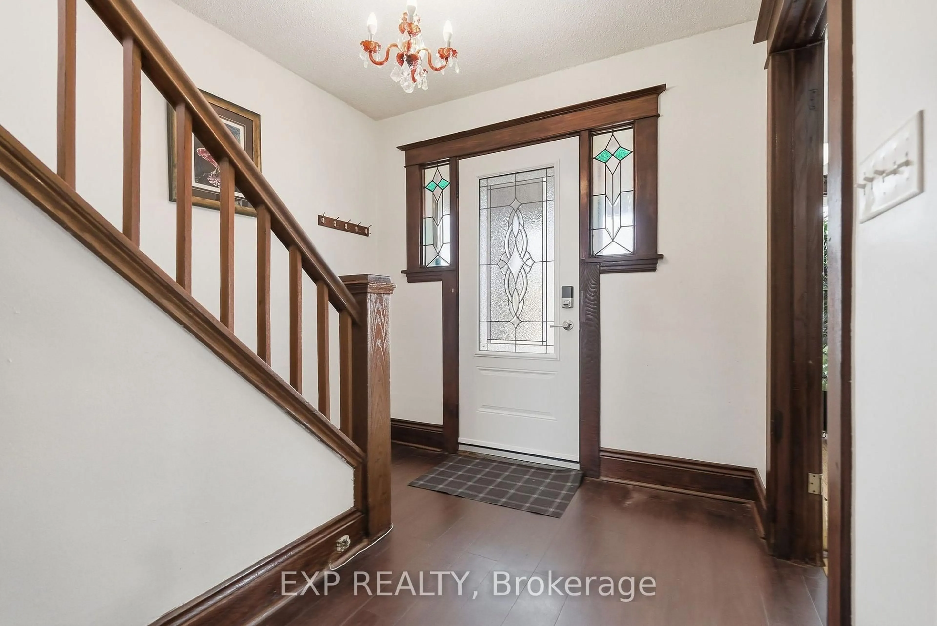 Indoor entryway for 146 Ottawa St, Hamilton Ontario L8K 2E4