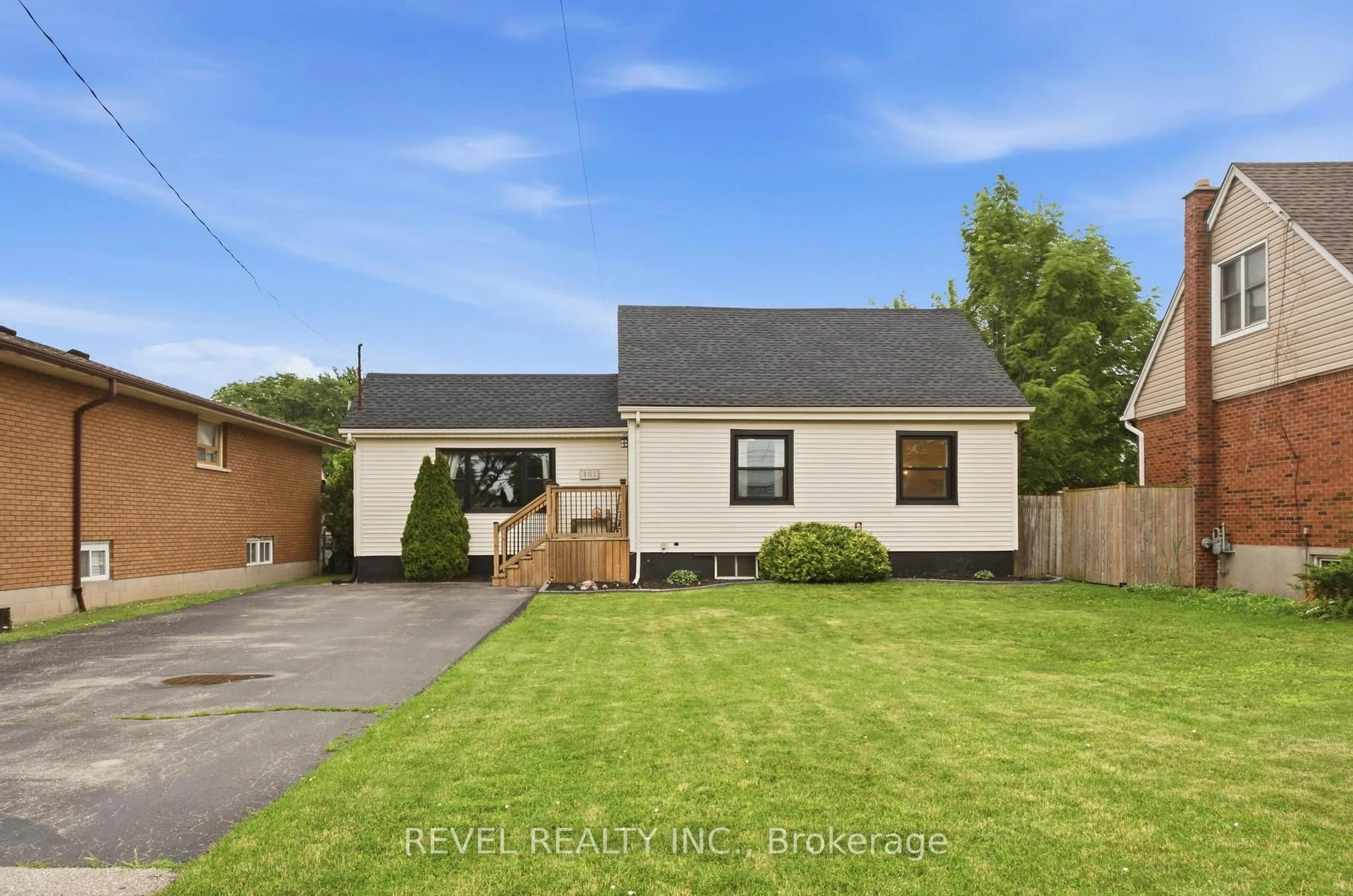 Unknown for 481 Upper Gage Ave, Hamilton Ontario L8V 4J2