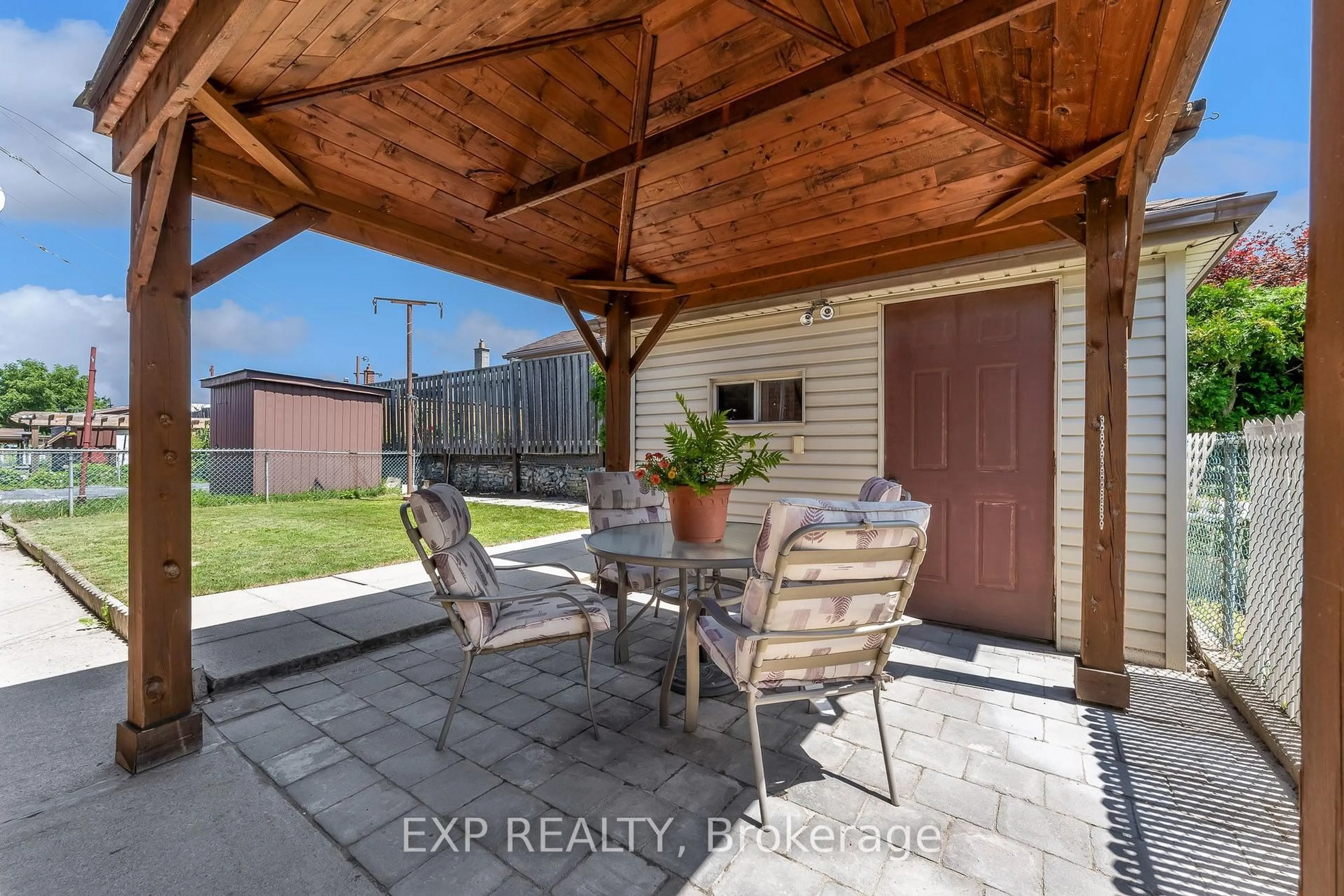 Patio, street for 150 Marcella Cres, Hamilton Ontario L8K 6G3