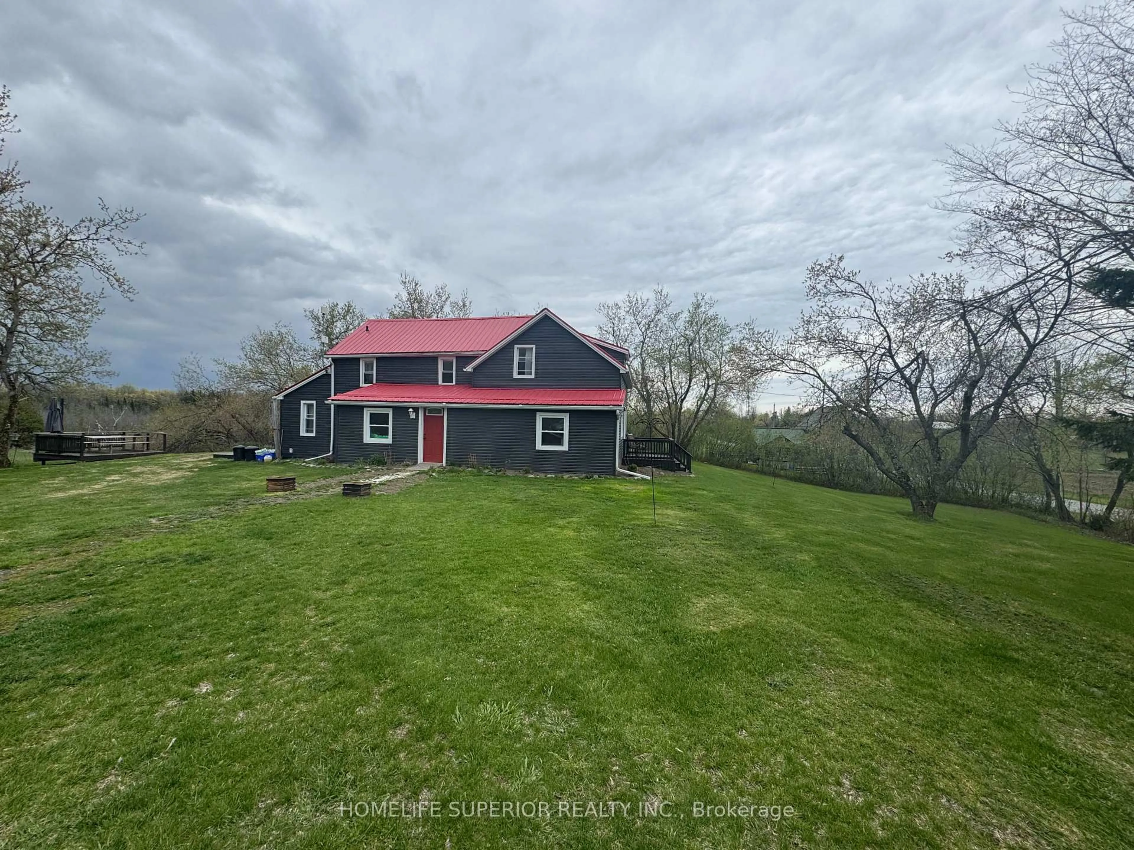 A pic from outside/outdoor area/front of a property/back of a property/a pic from drone, unknown for 1029 St. Marks Rd, Limoges Ontario K0K 2M0